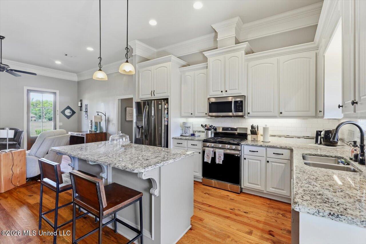 2022 E Ridge Circle Property Photo 10