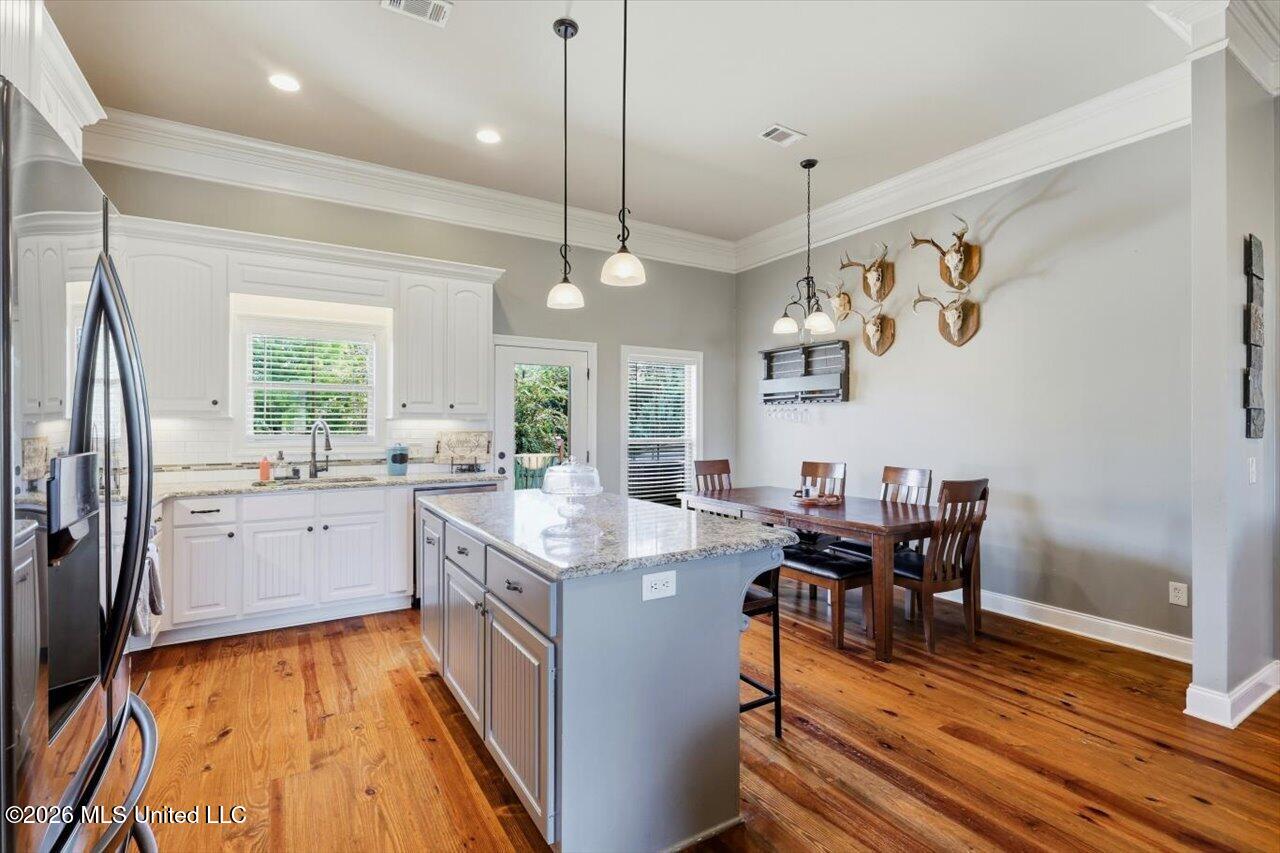 2022 E Ridge Circle Property Photo 12