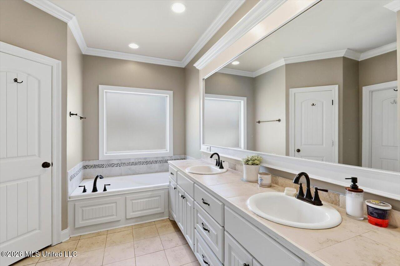 2022 E Ridge Circle Property Photo 18