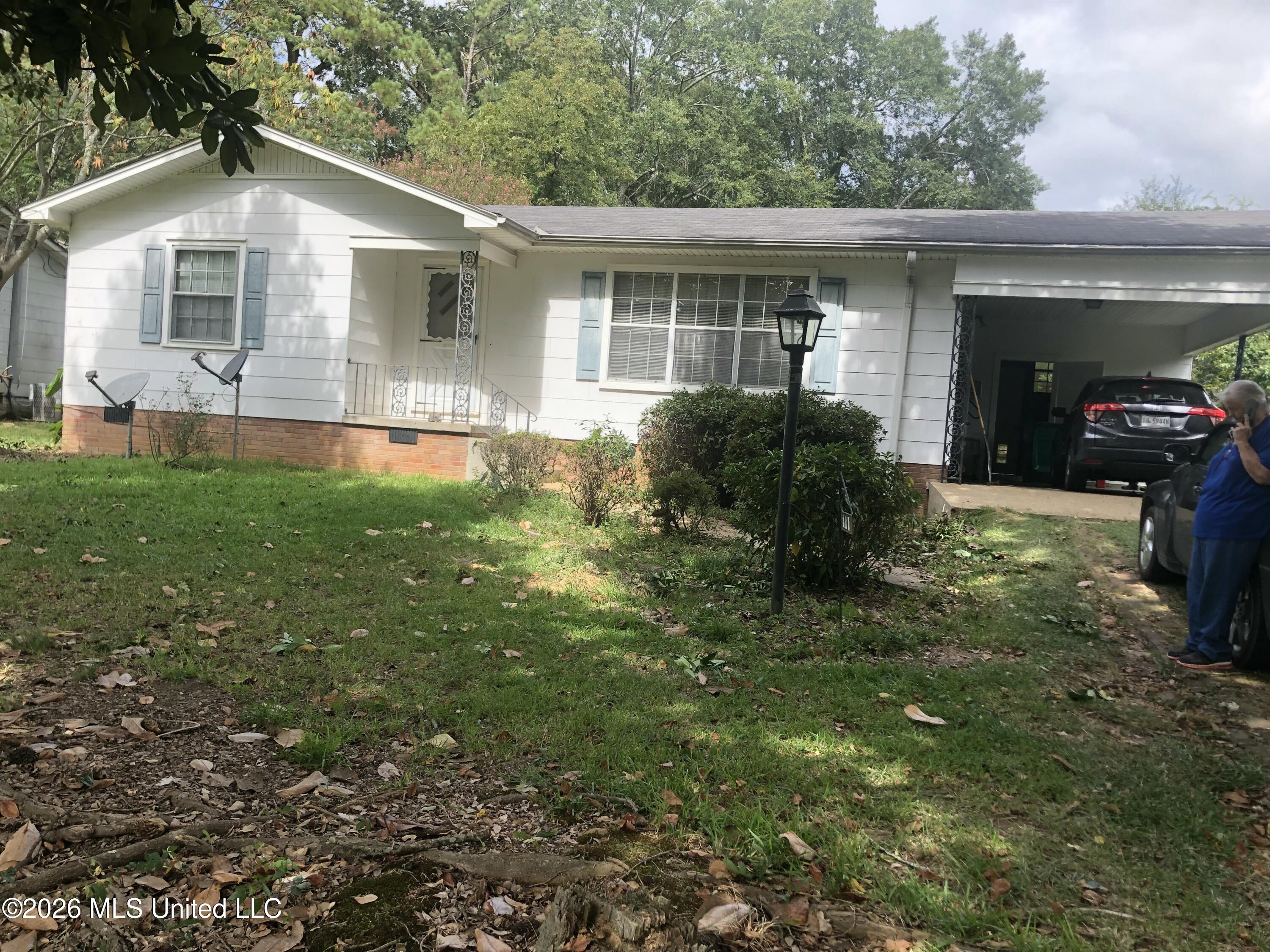 704 W Monticello Street Property Photo 2