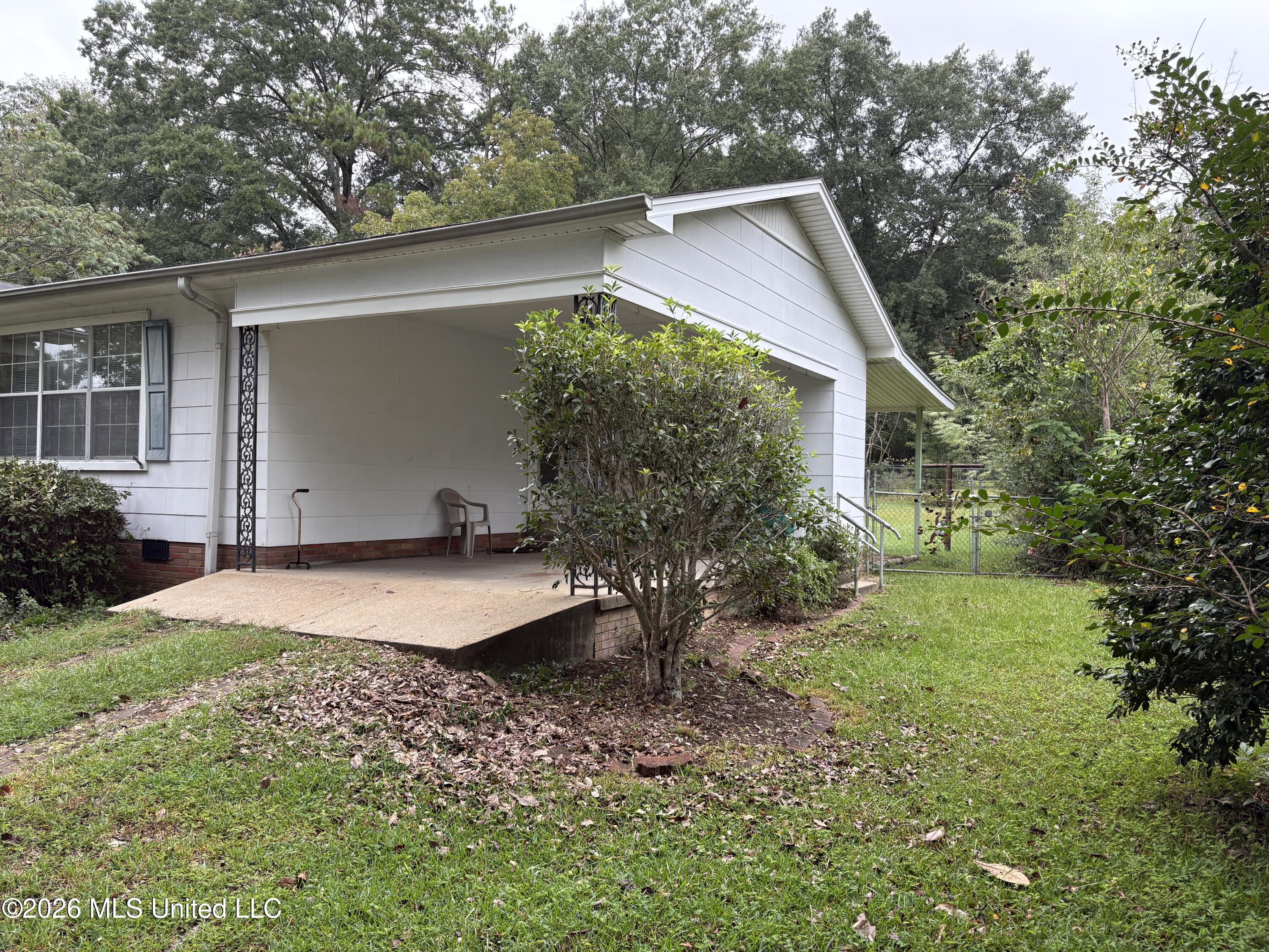 704 W Monticello Street Property Photo 5