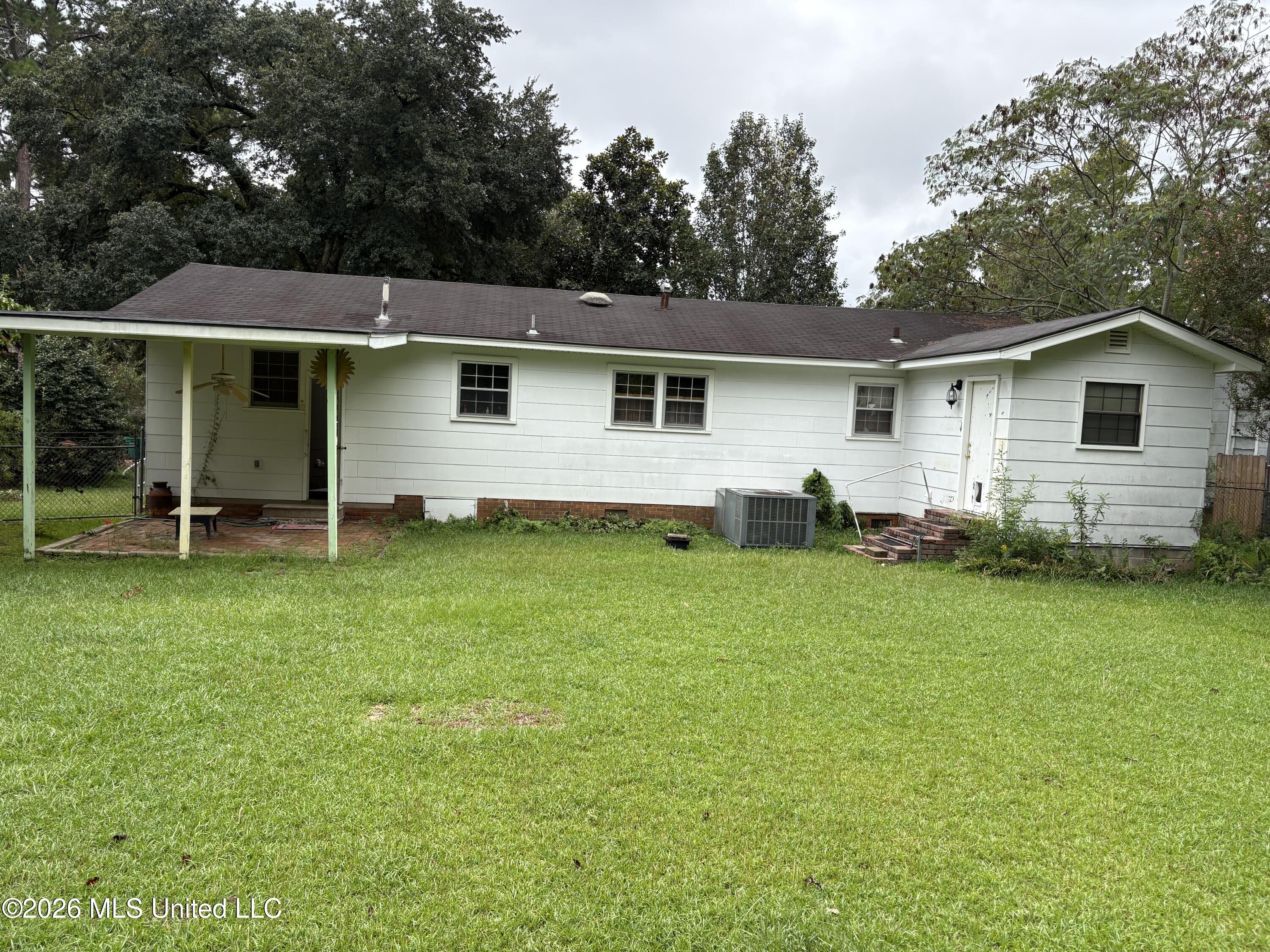 704 W Monticello Street Property Photo 6