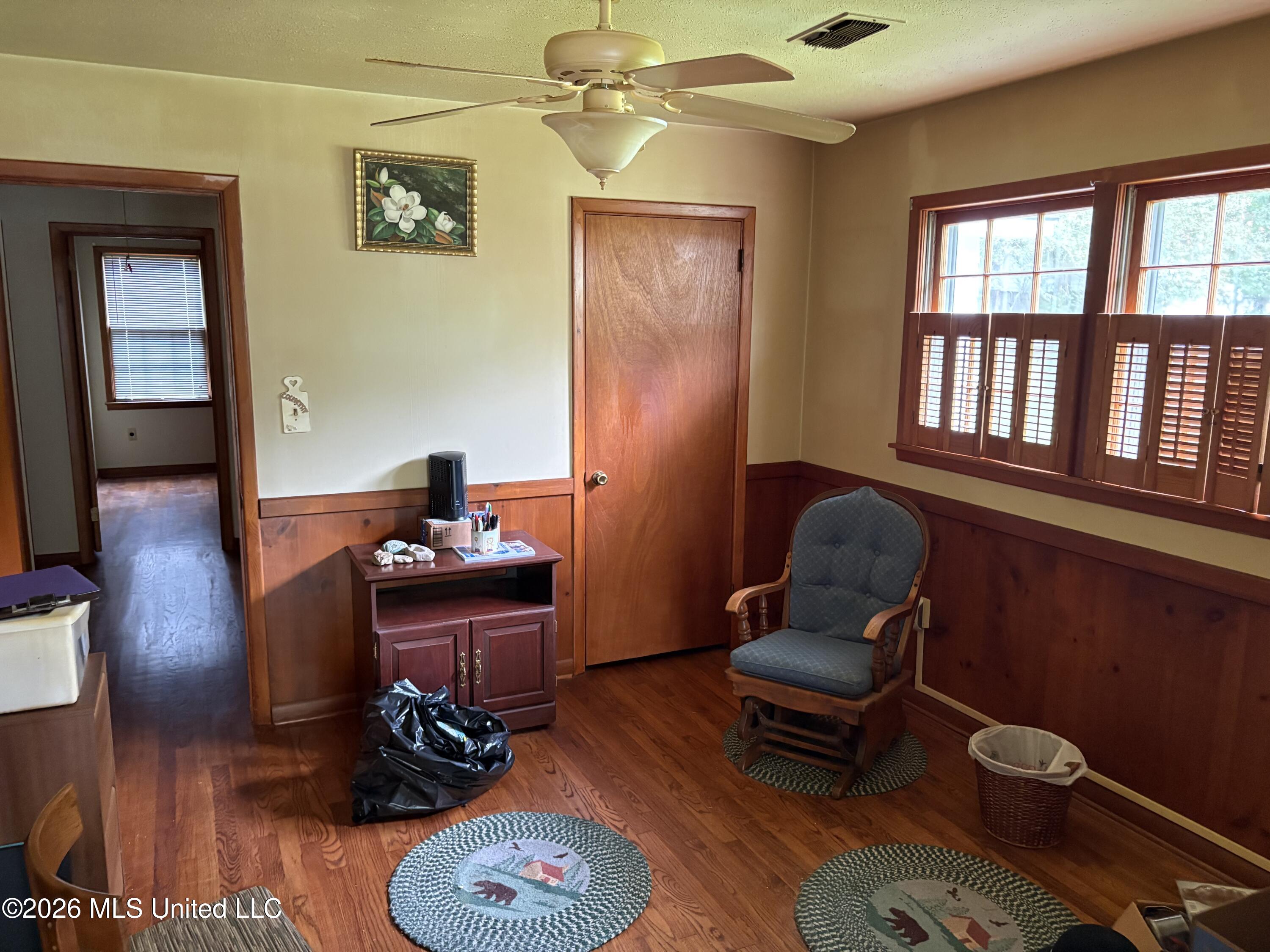 704 W Monticello Street Property Photo 17