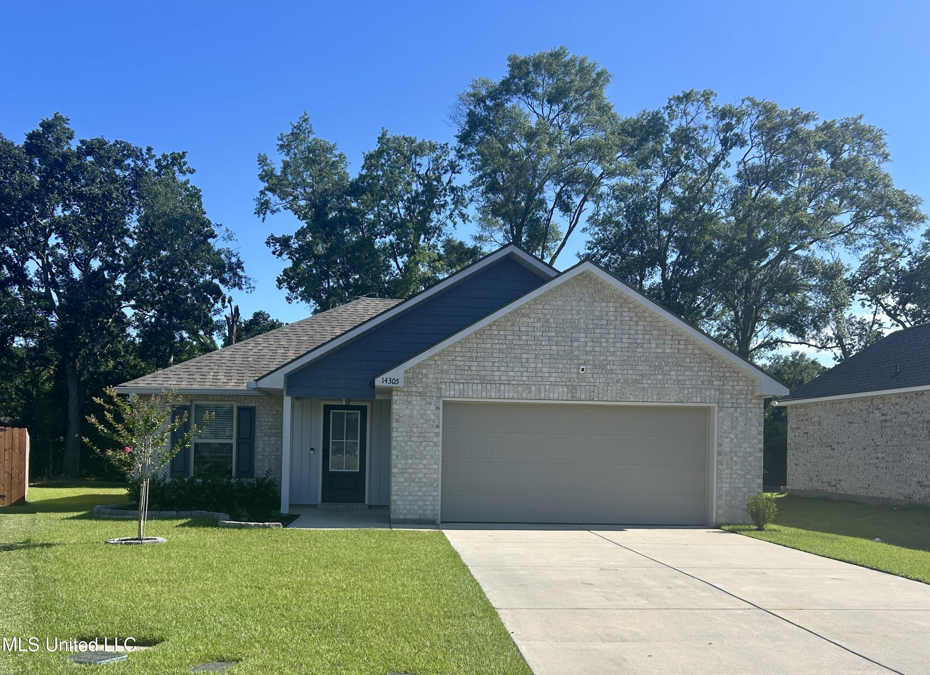 14305 Southern Pecan Street Property Photo 1