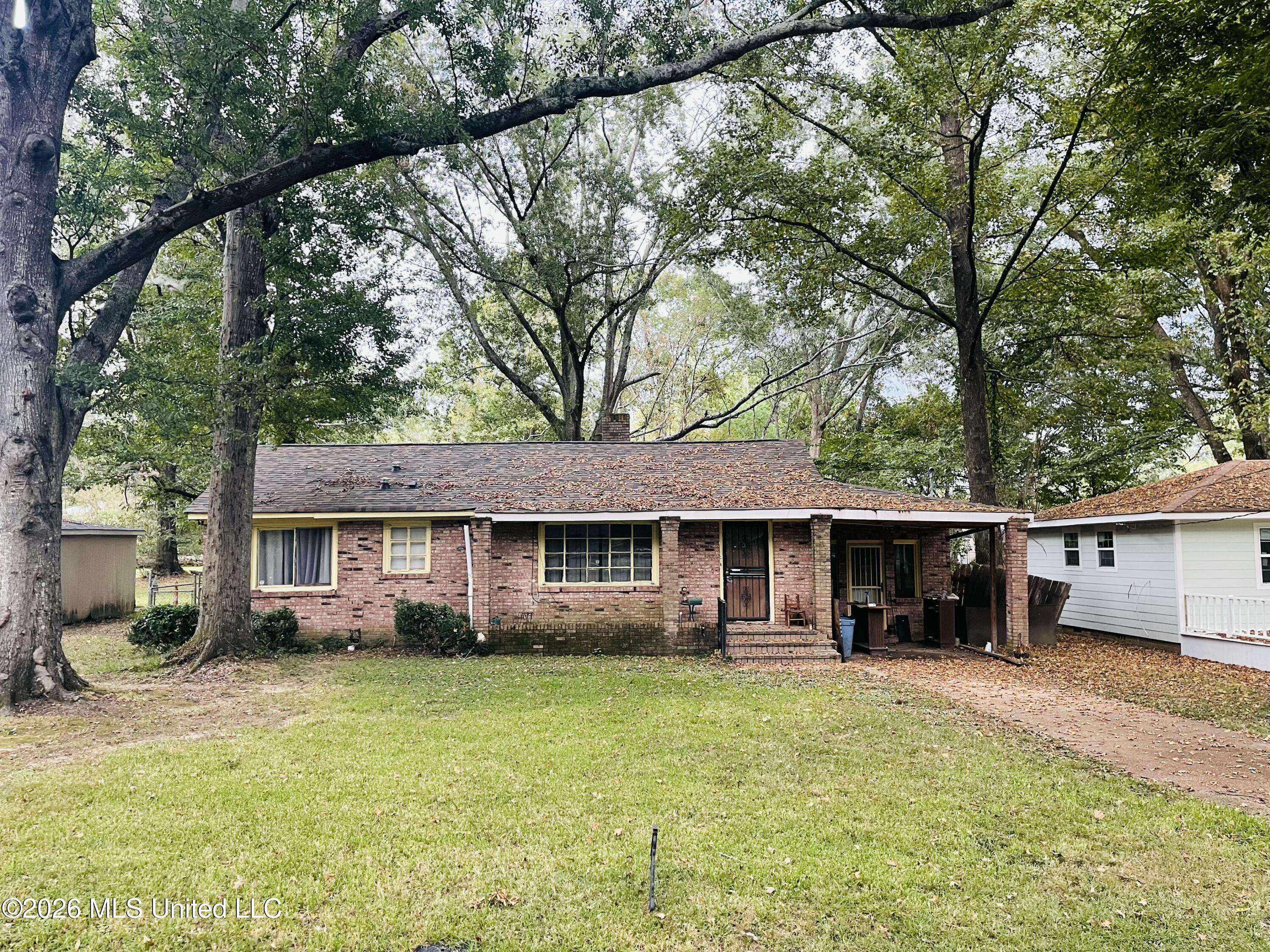220 Gaylyn Avenue Property Photo 1