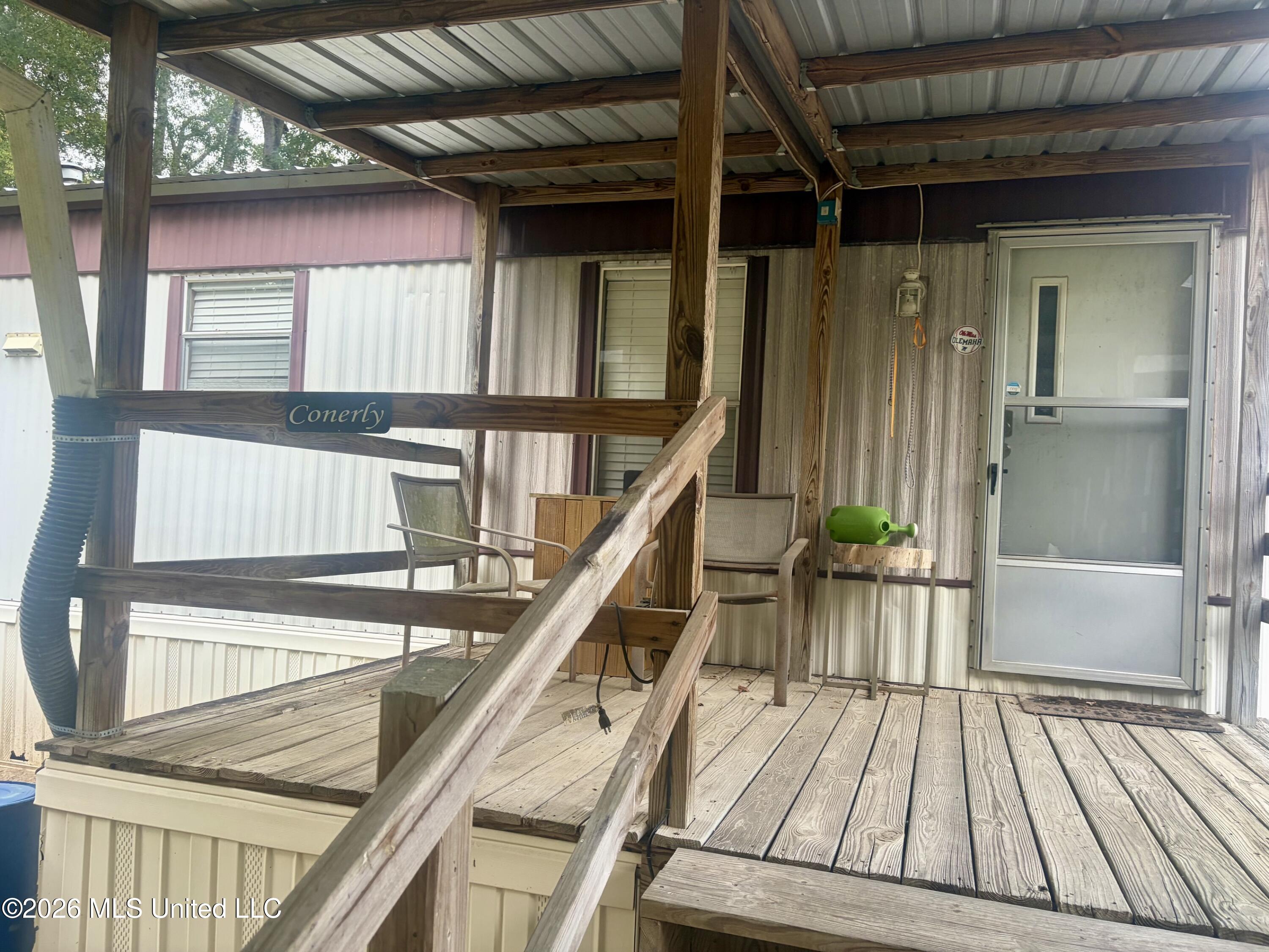 1310 Jones Loop Property Photo 20