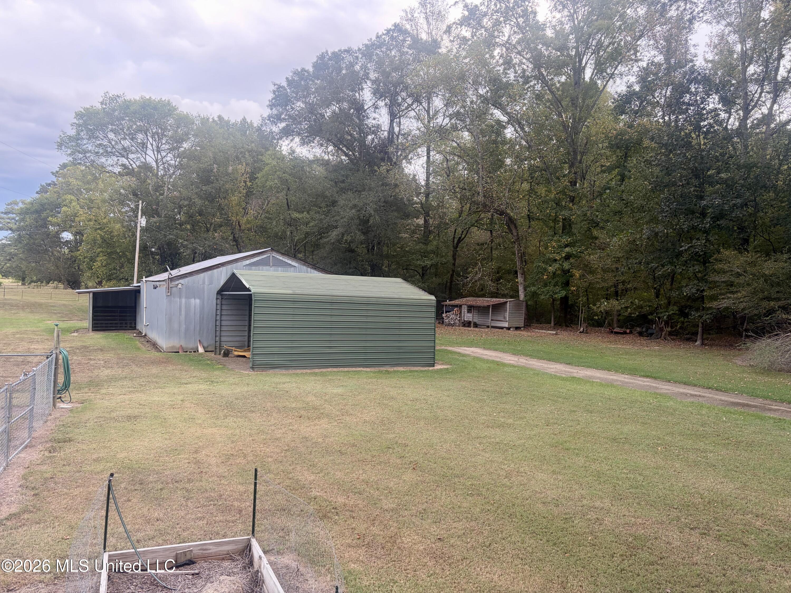 1310 Jones Loop Property Photo 24