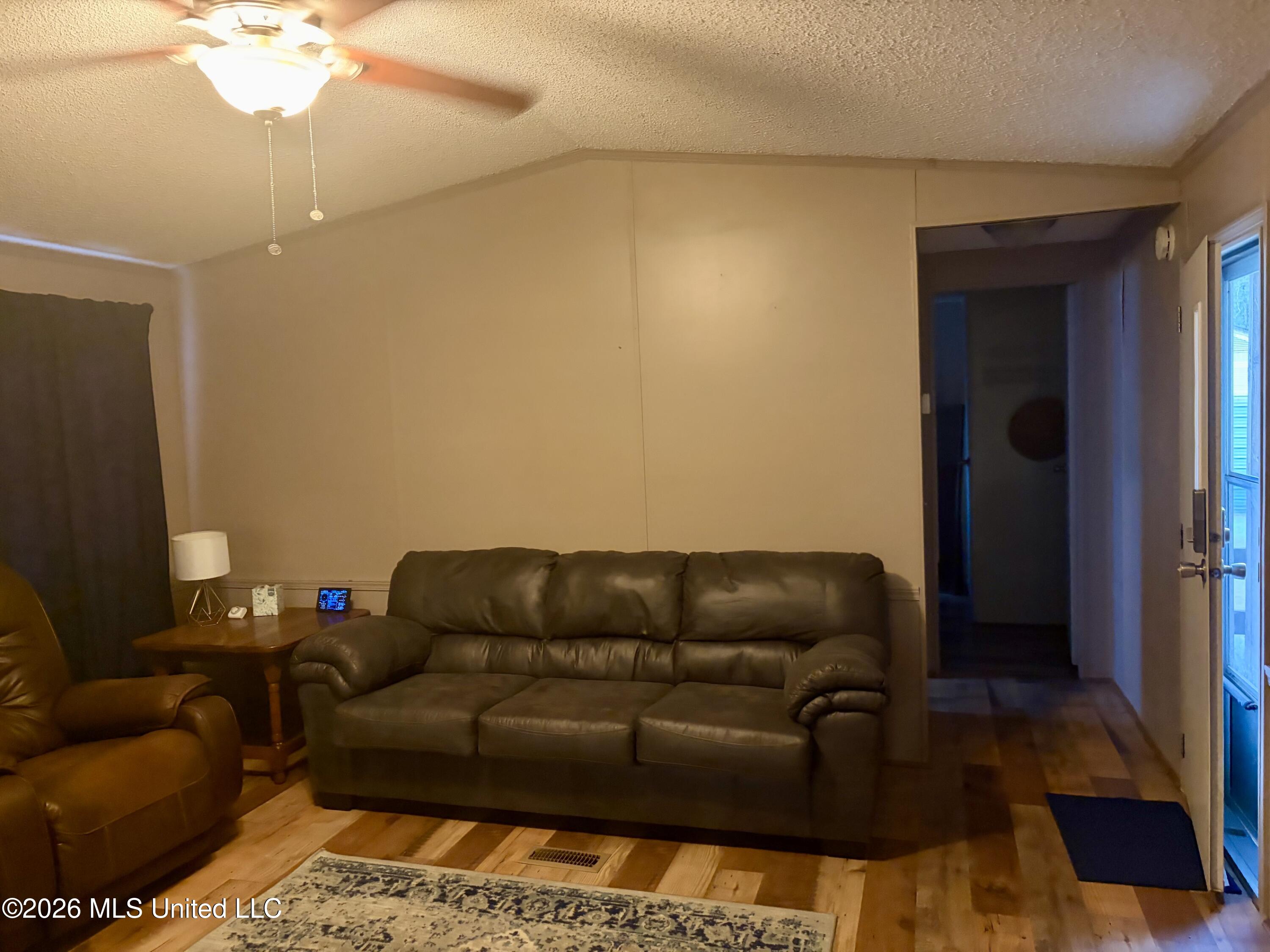 1310 Jones Loop Property Photo 28
