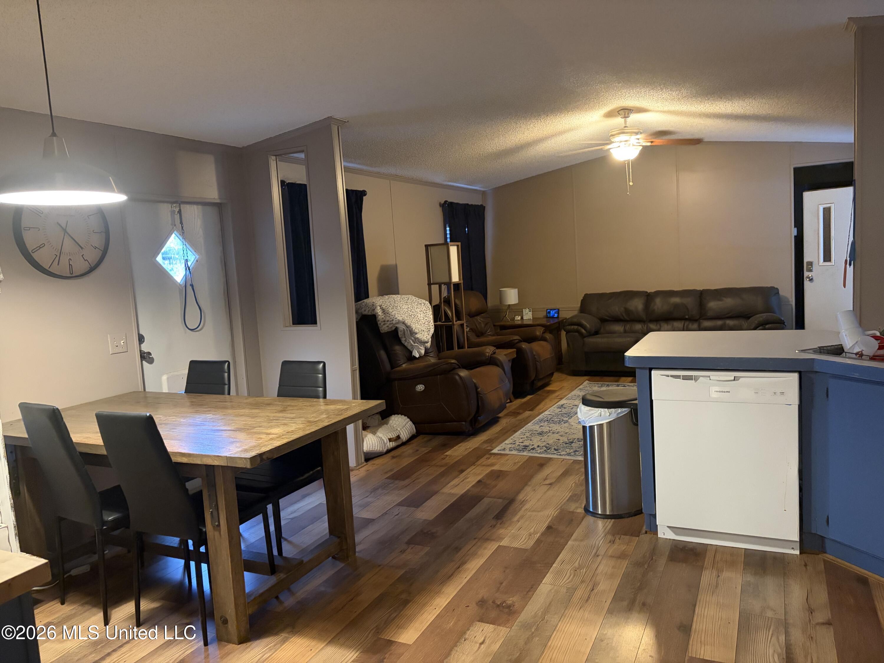 1310 Jones Loop Property Photo 29