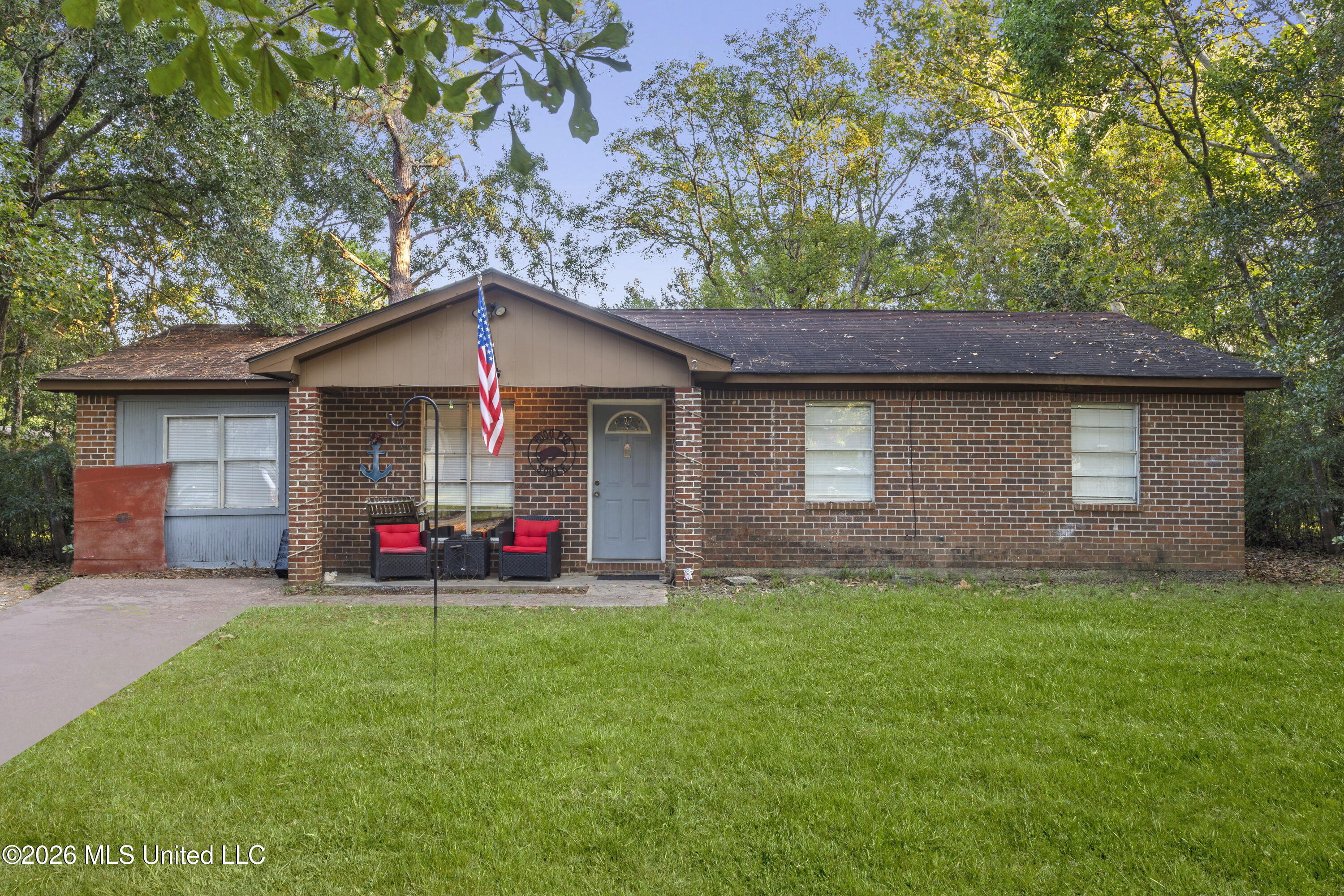 2312 Briargate Drive Property Photo 1