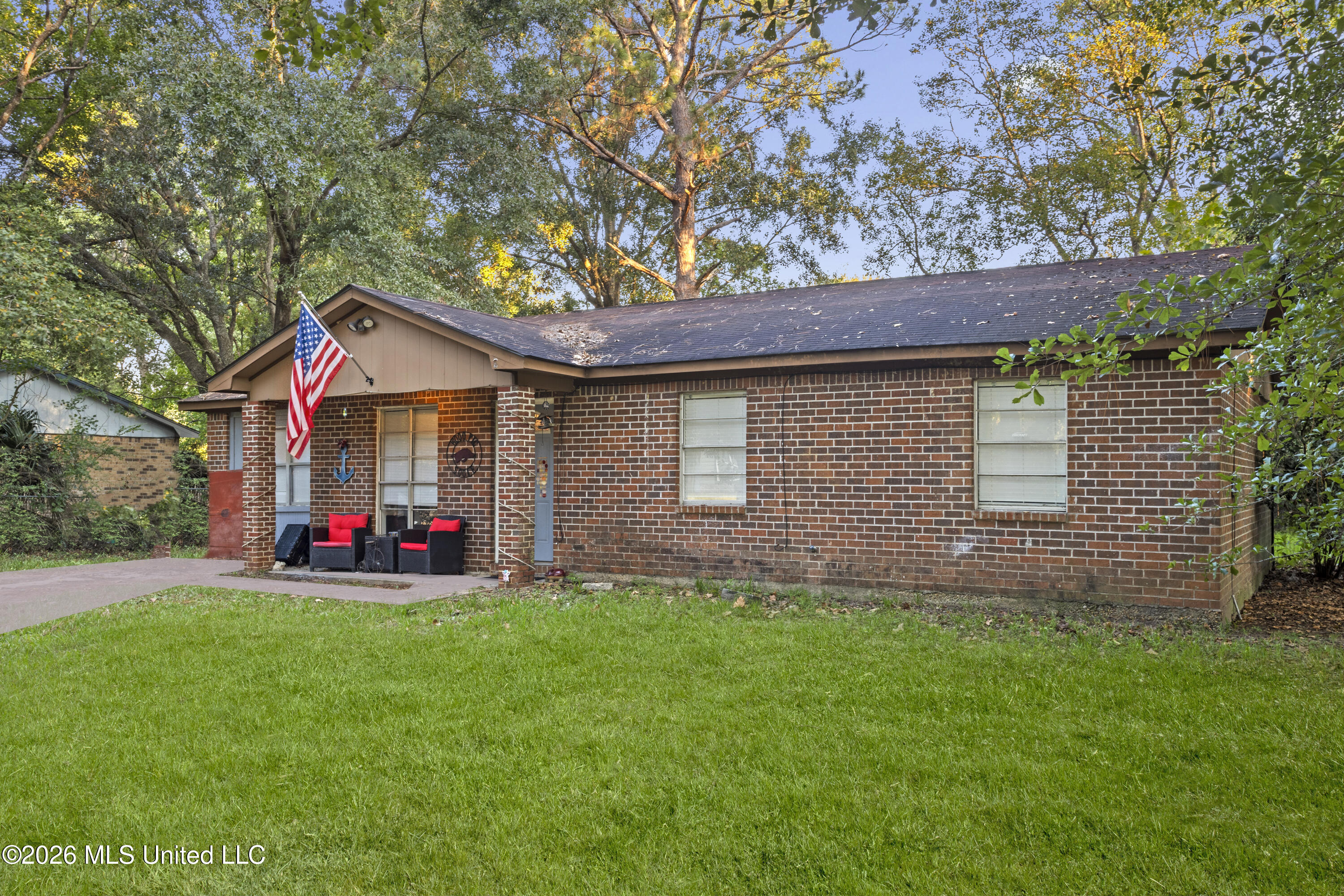 2312 Briargate Drive Property Photo 2