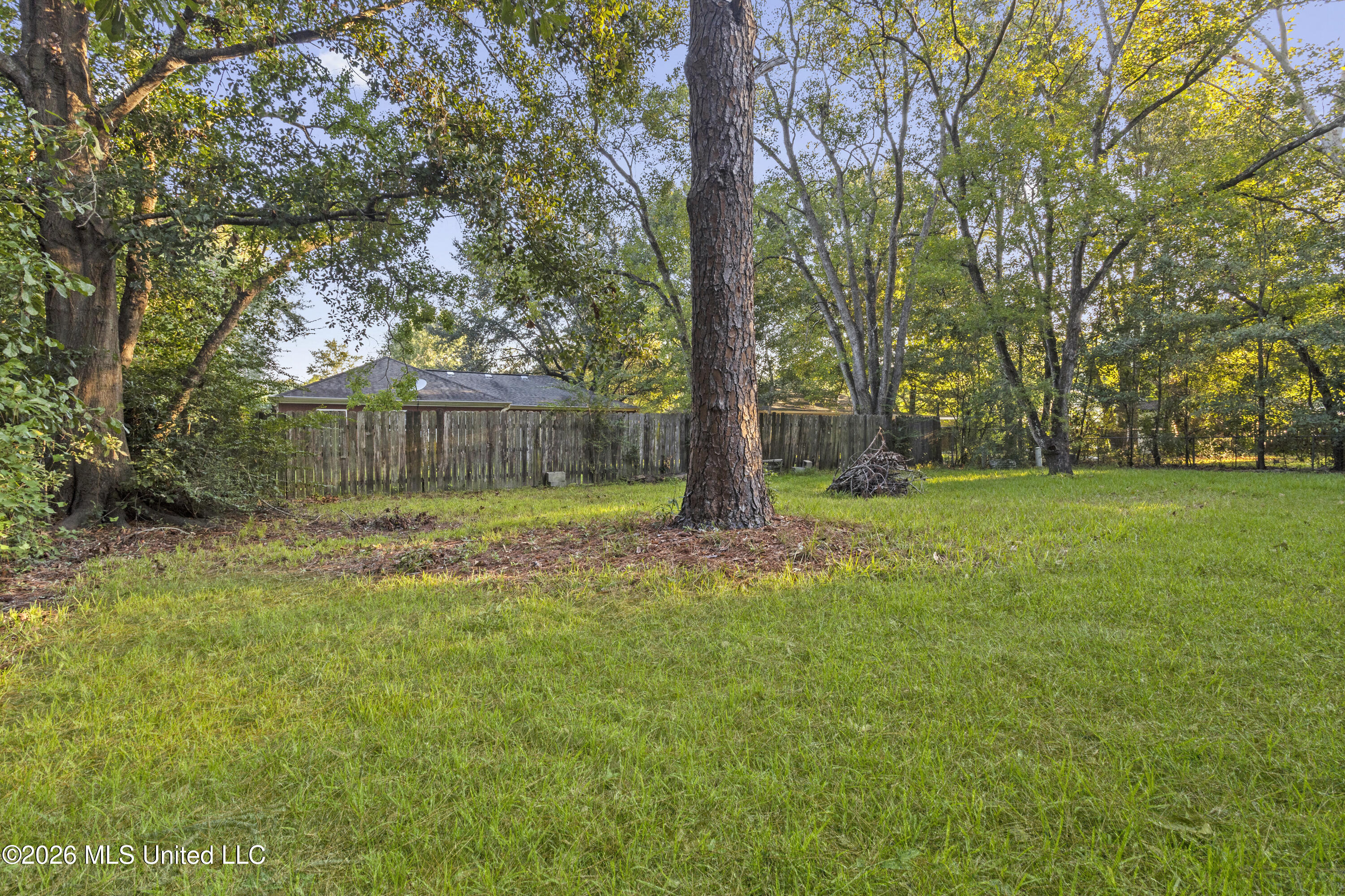 2312 Briargate Drive Property Photo 4