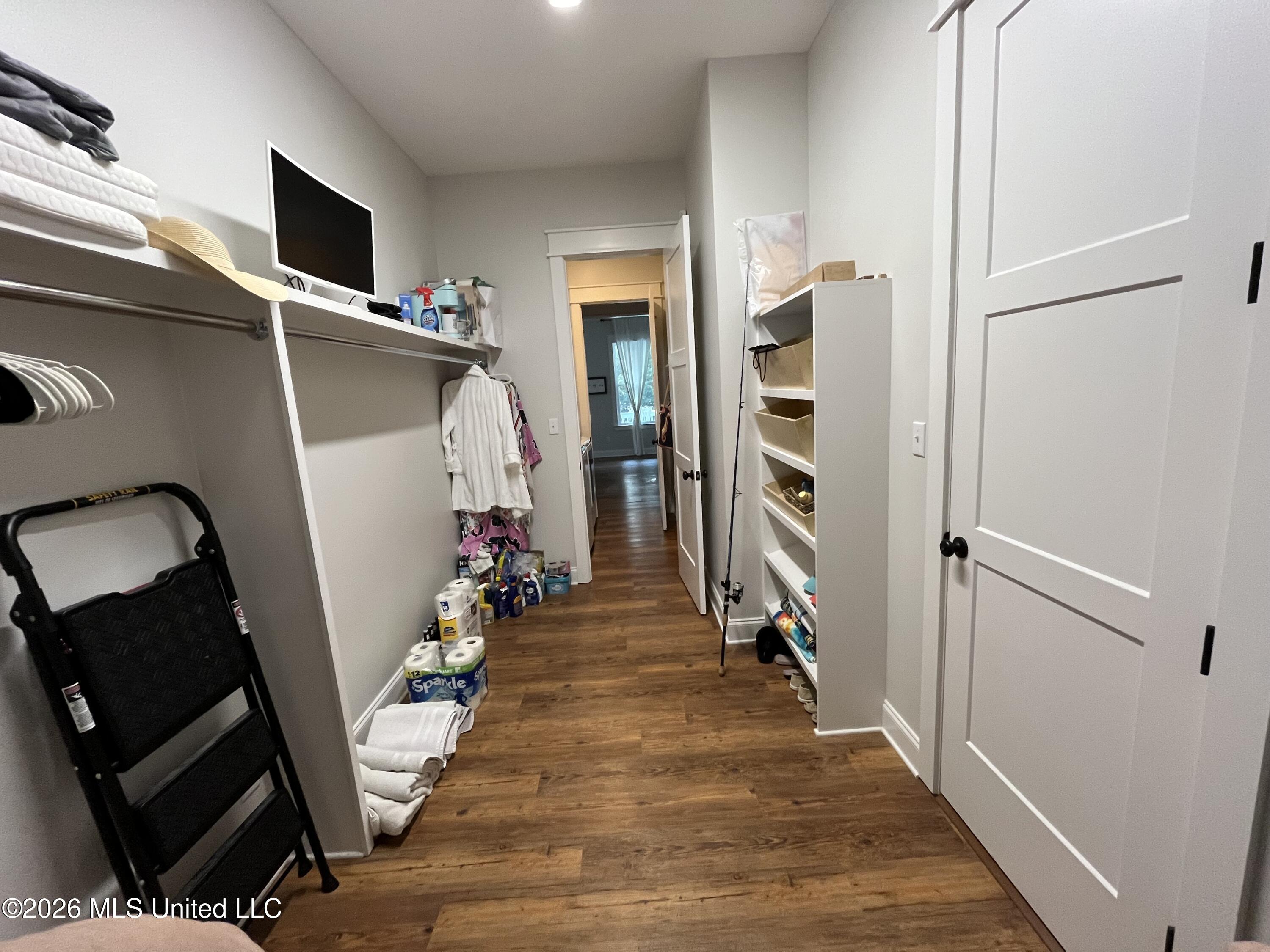405 S Cleveland Avenue Property Photo 24