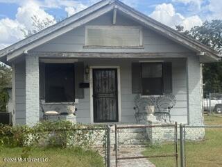 207 10th Street Property Photo 1