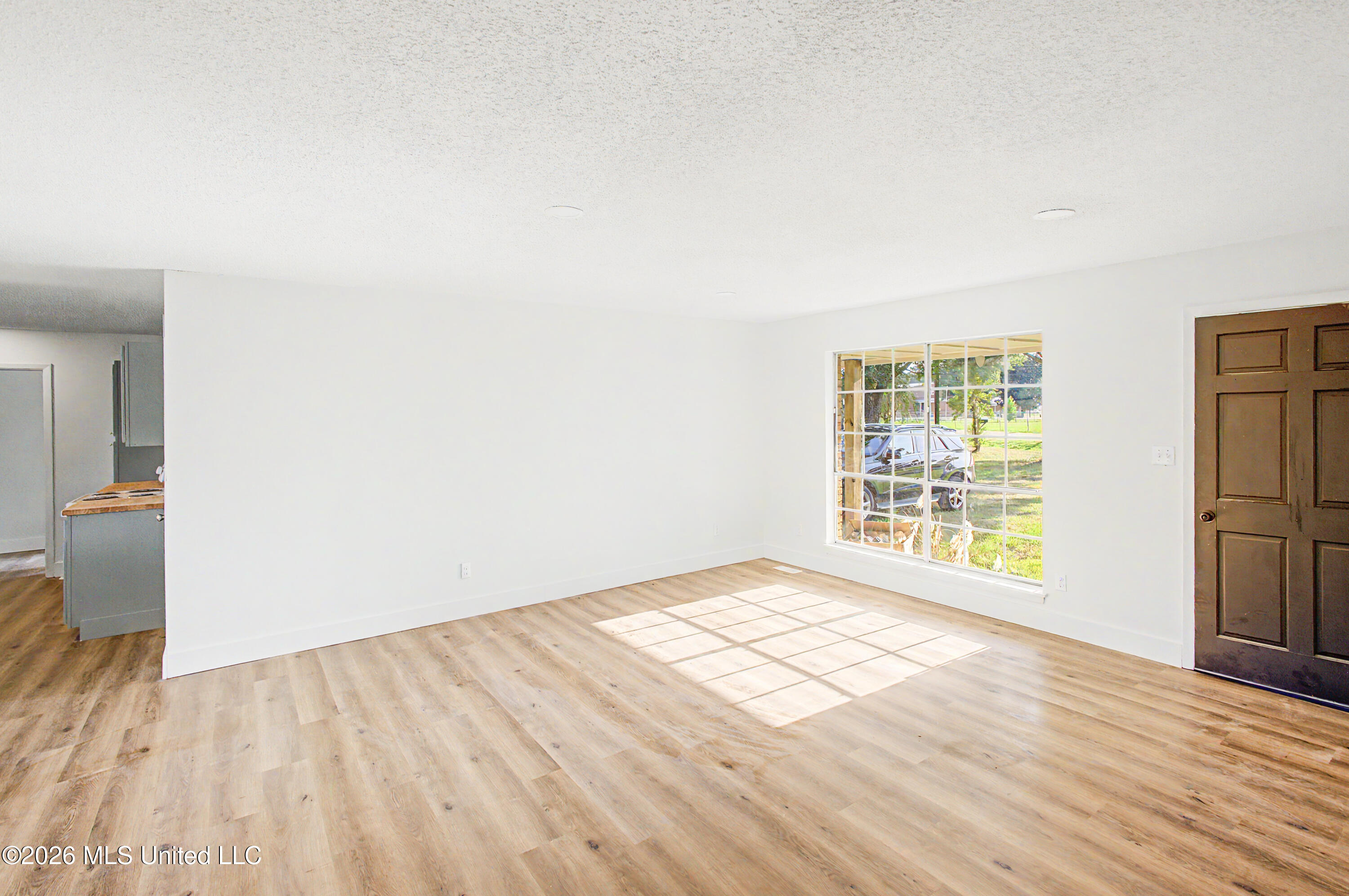 713 West Street Property Photo 3