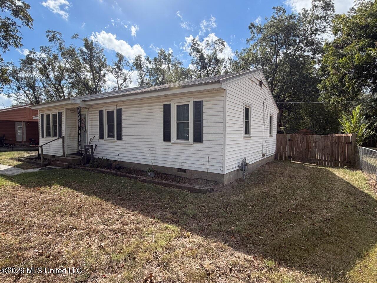 365 3rd Street Property Photo 3