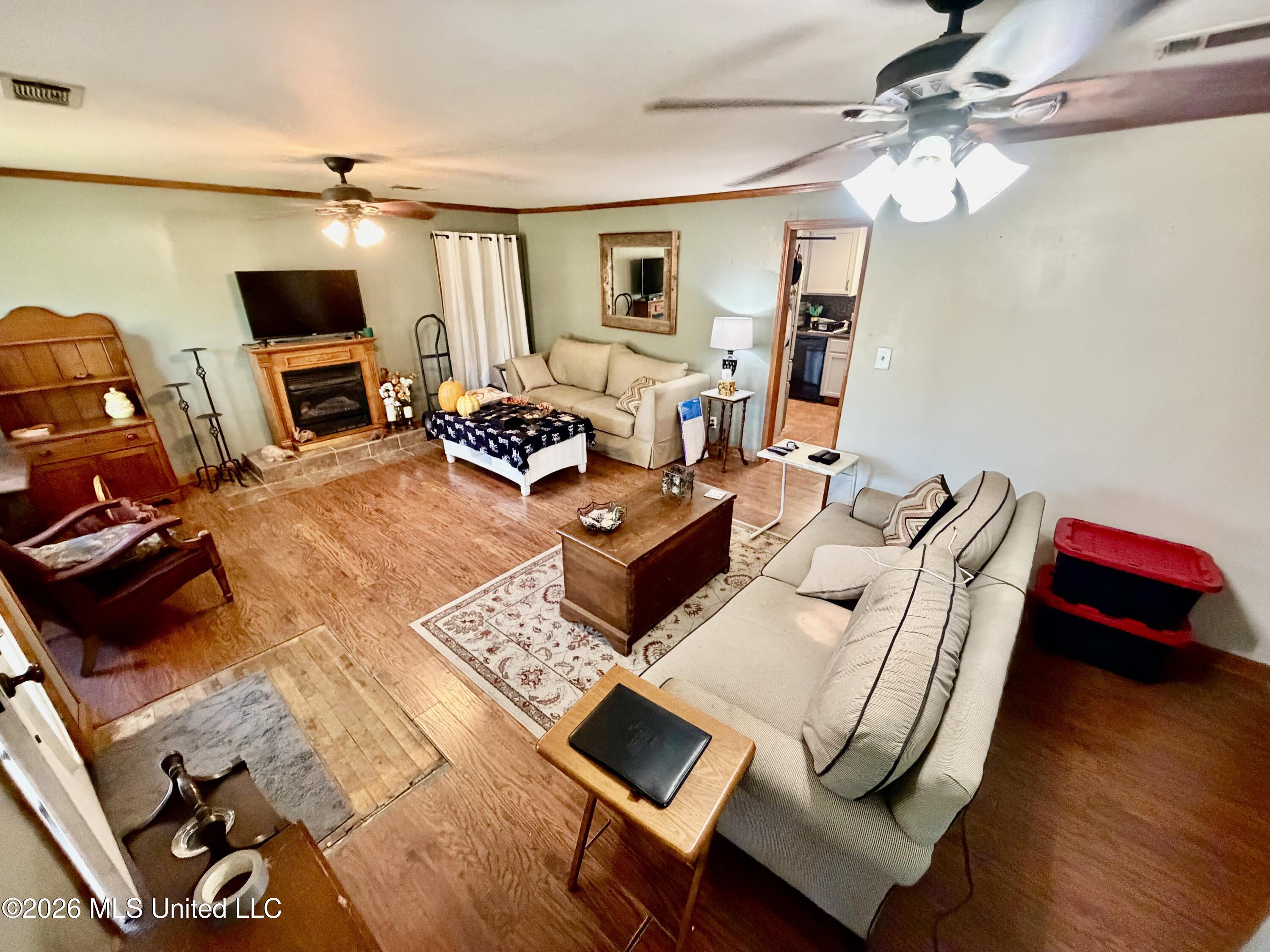 365 3rd Street Property Photo 4