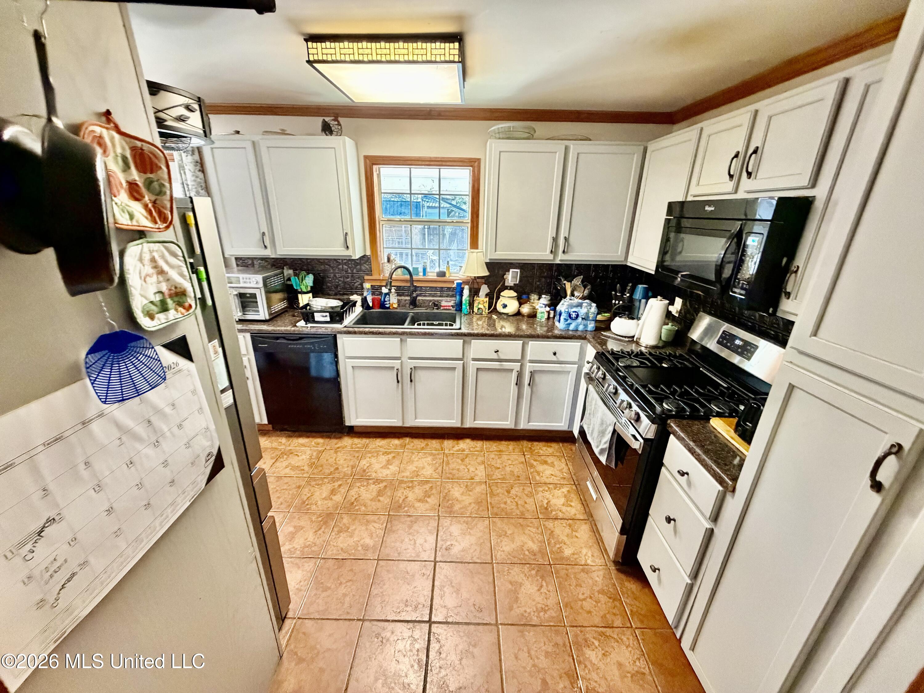 365 3rd Street Property Photo 6
