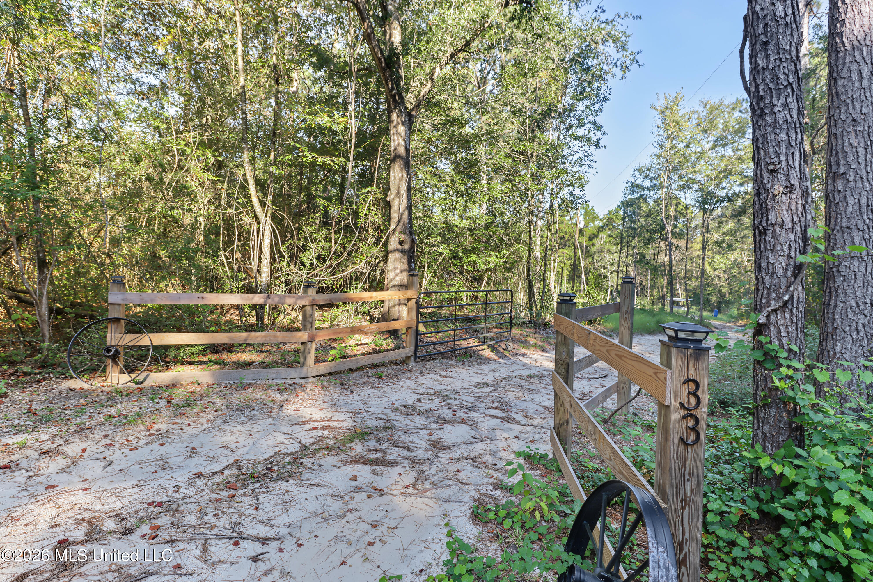 33 Range Line Road Property Photo 1
