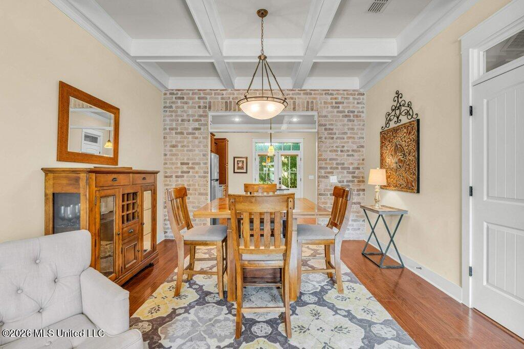 100 River Road Property Photo 4