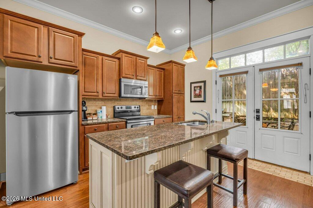100 River Road Property Photo 7