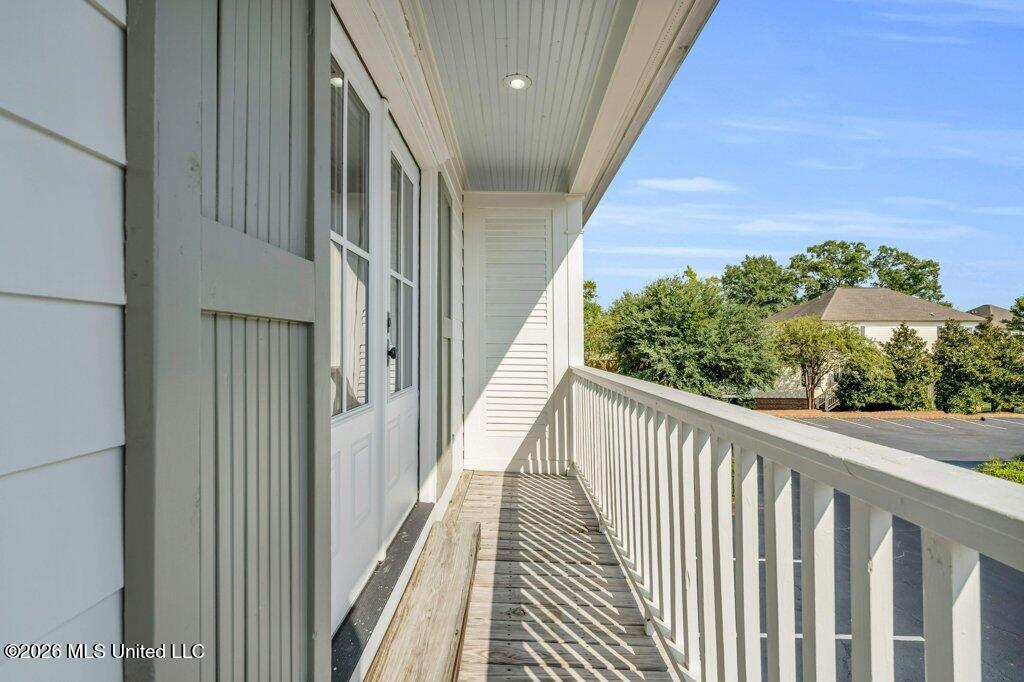 100 River Road Property Photo 11