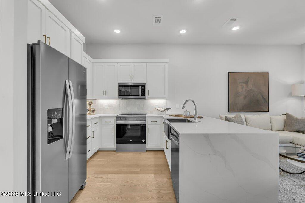 403 Russell Street Property Photo 4