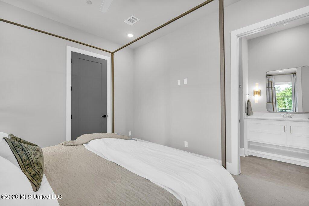 403 Russell Street Property Photo 10