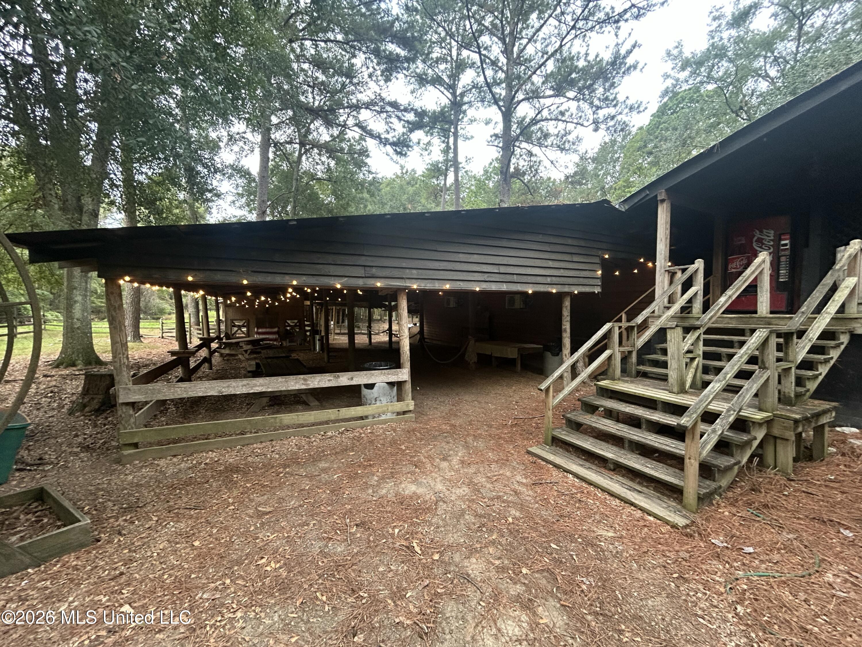 154 Christmas Lane Property Photo 4