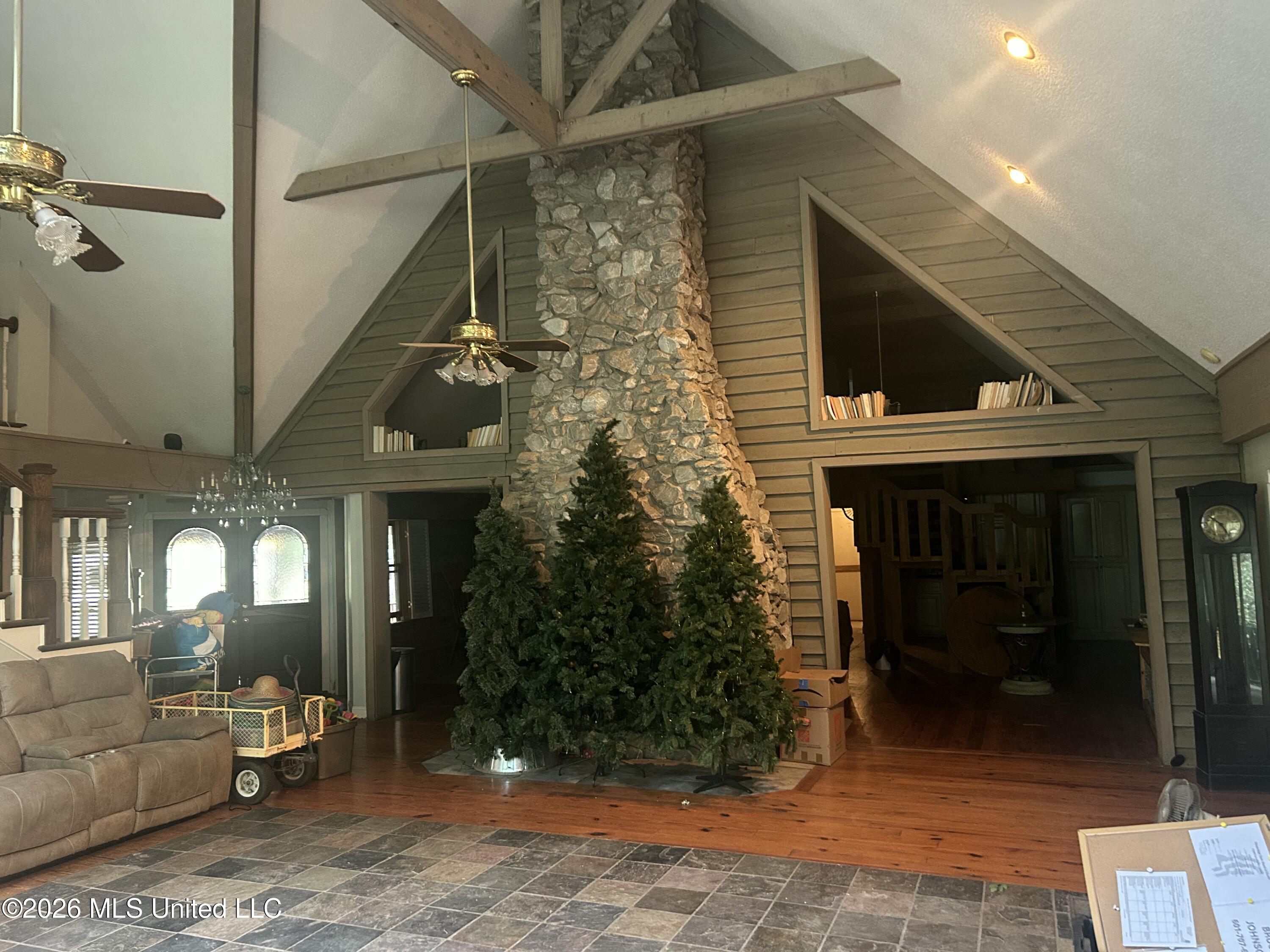 154 Christmas Lane Property Photo 32
