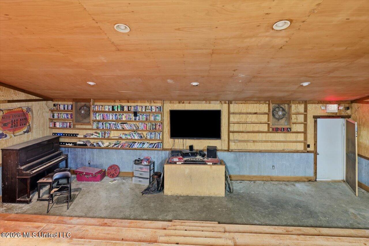 154 Christmas Lane Property Photo 64
