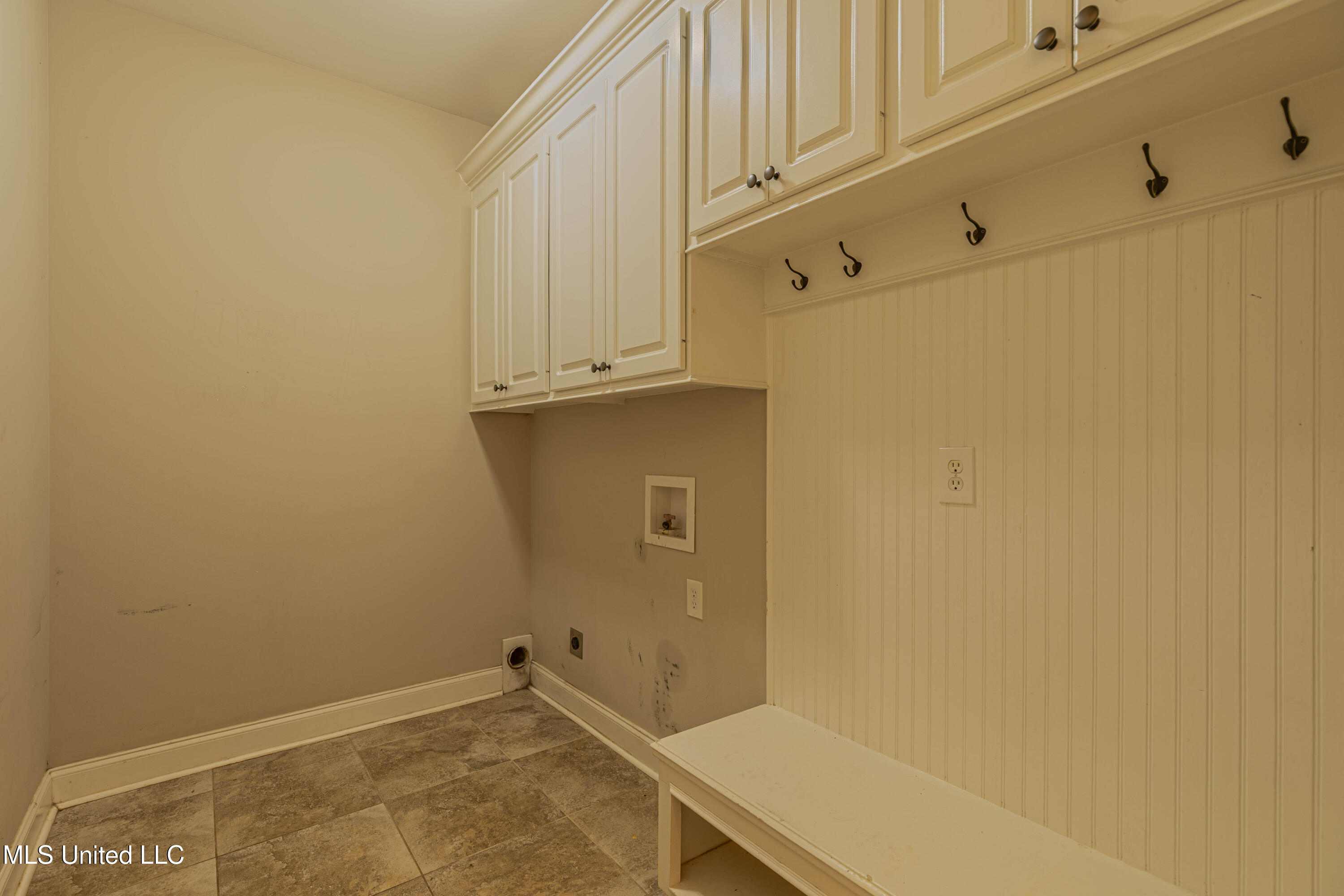 402 Montrose Place Property Photo 19