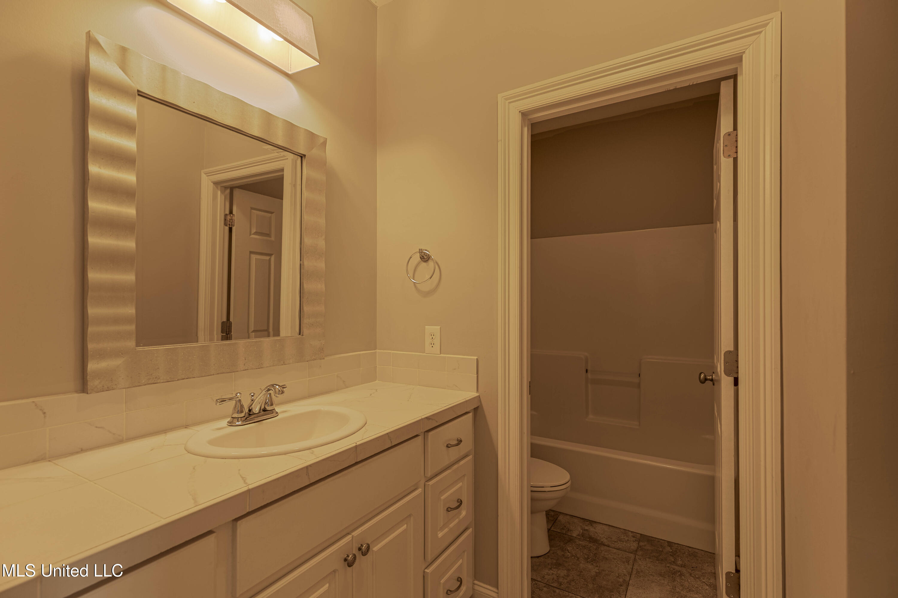 402 Montrose Place Property Photo 36