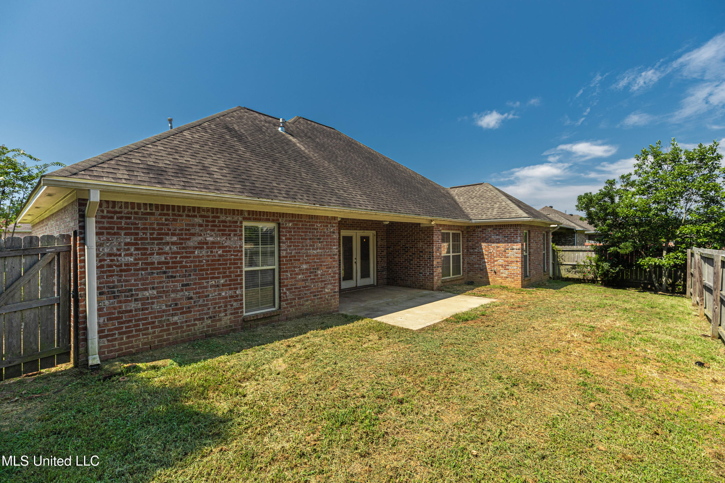 402 Montrose Place Property Photo 44
