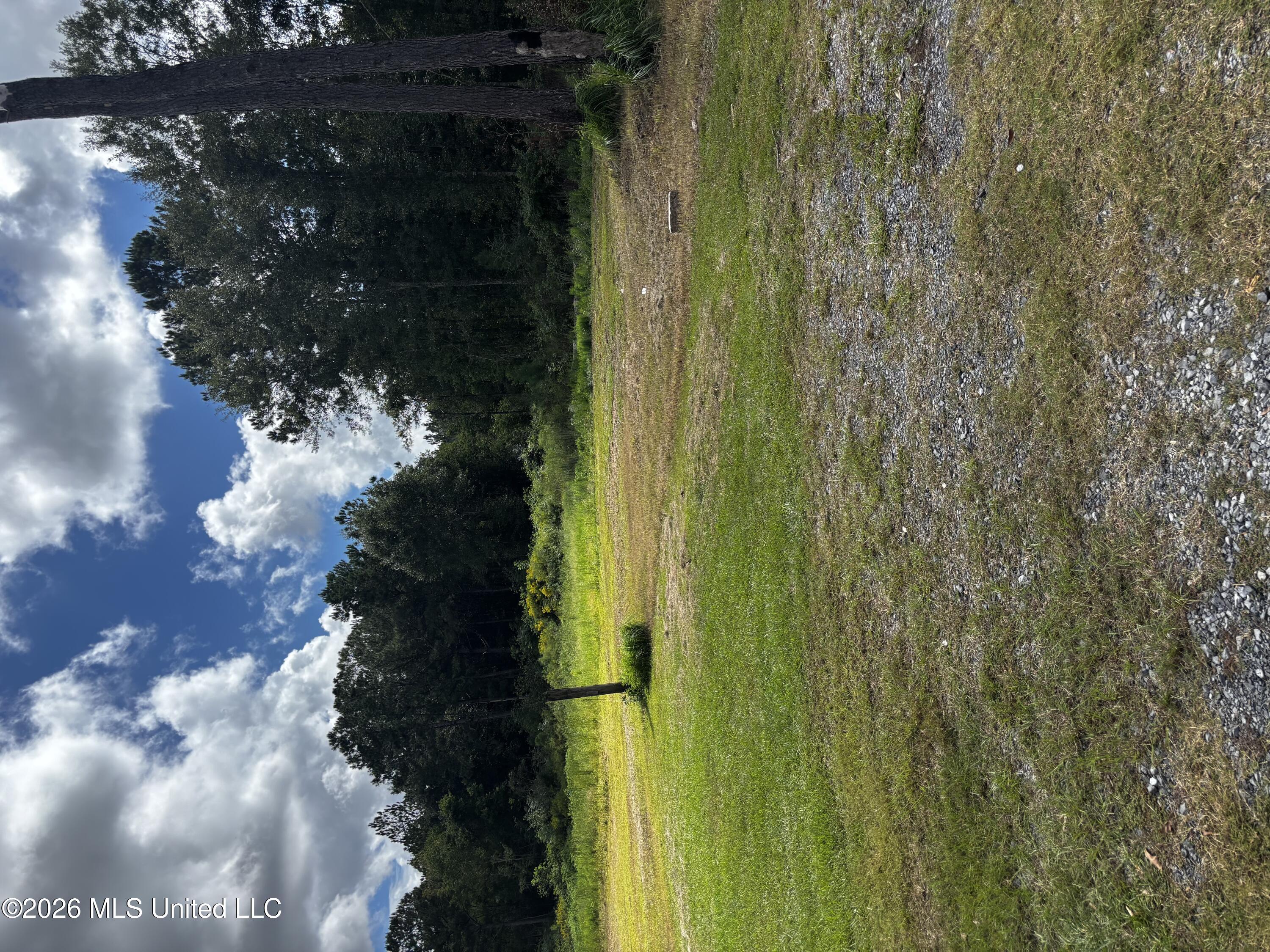 00 Hwy 613 Highway Property Photo 3