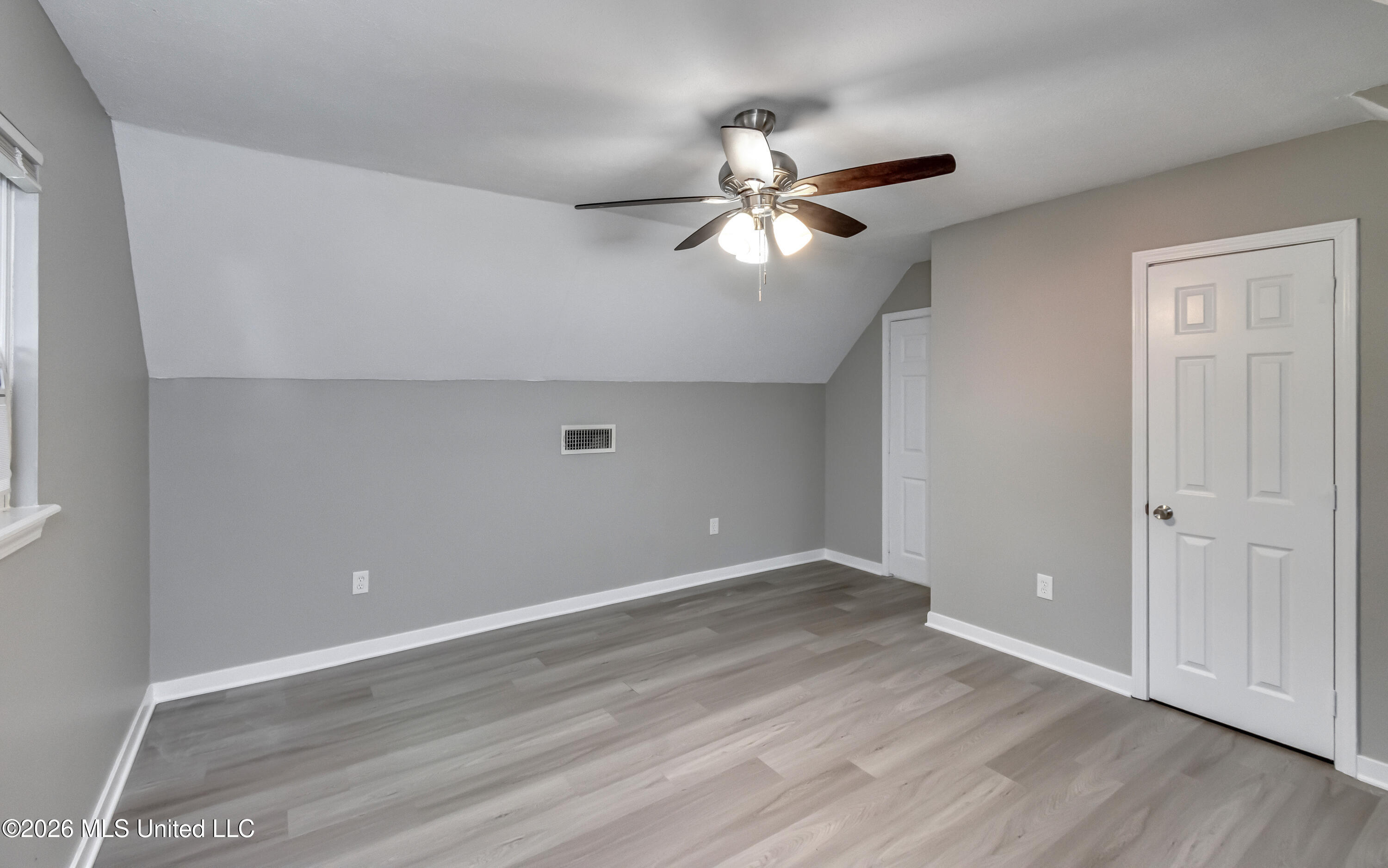 214 Salem Square Property Photo 55