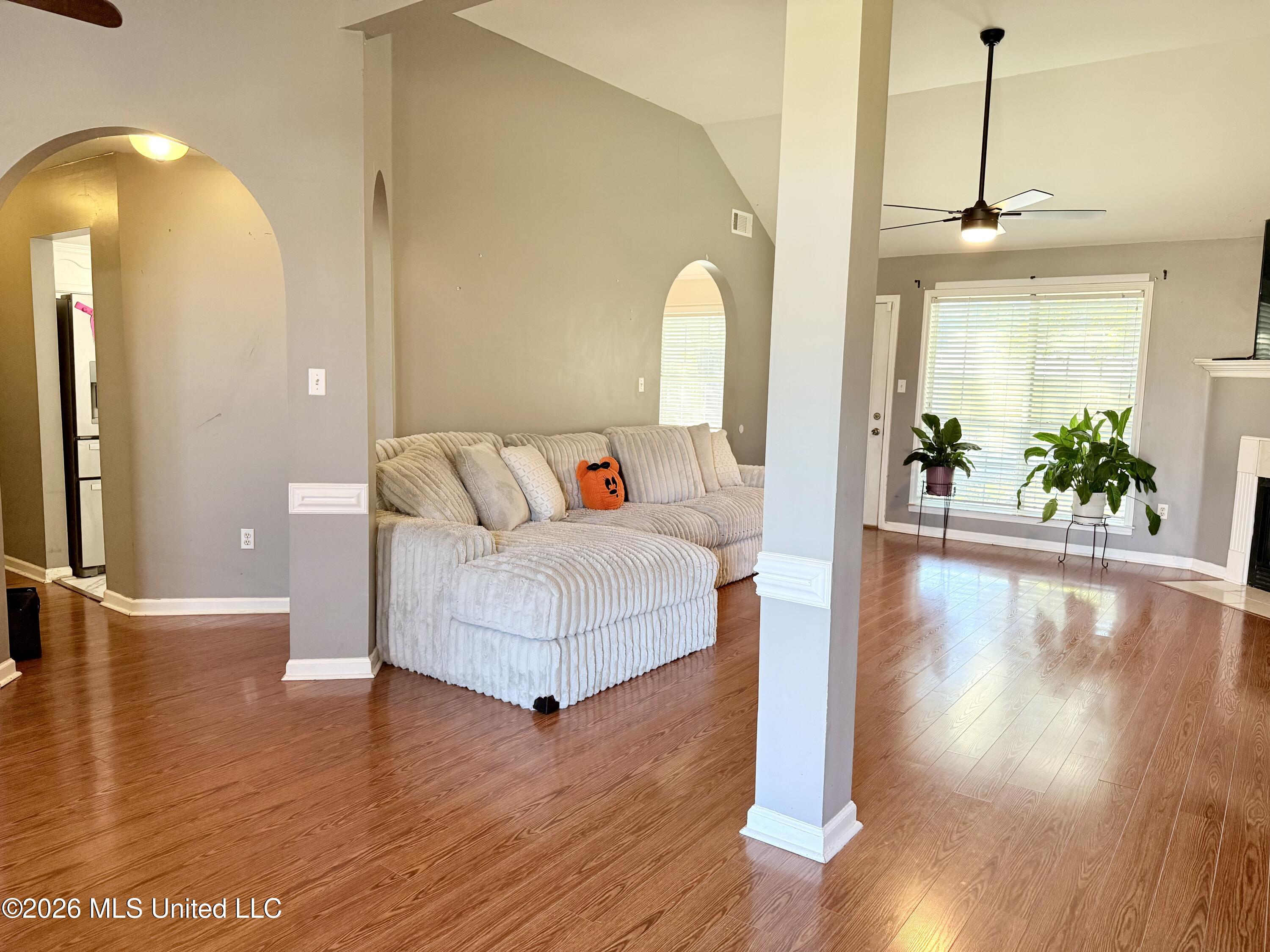 9635 N Geneva Loop Property Photo 4