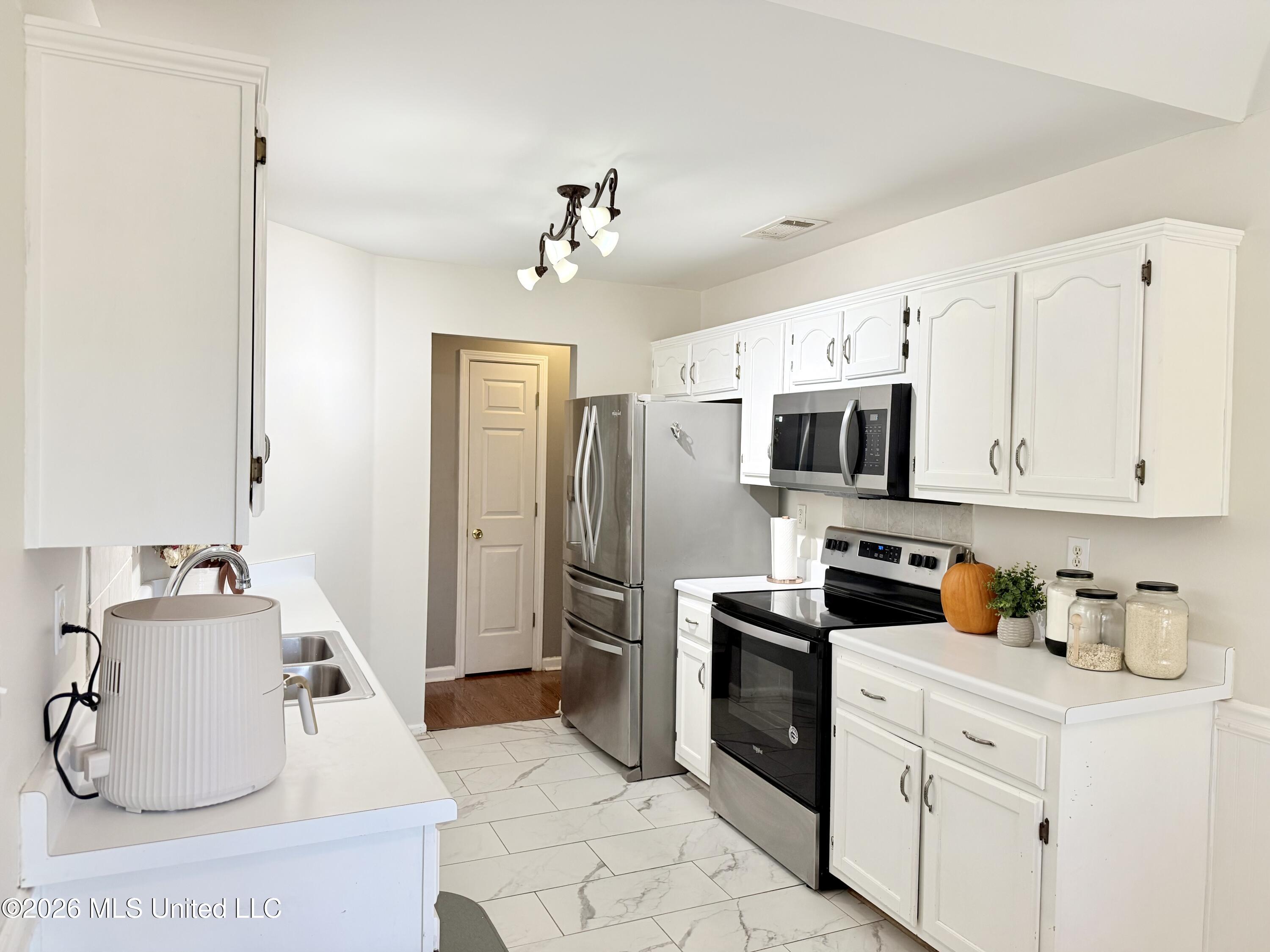 9635 N Geneva Loop Property Photo 10
