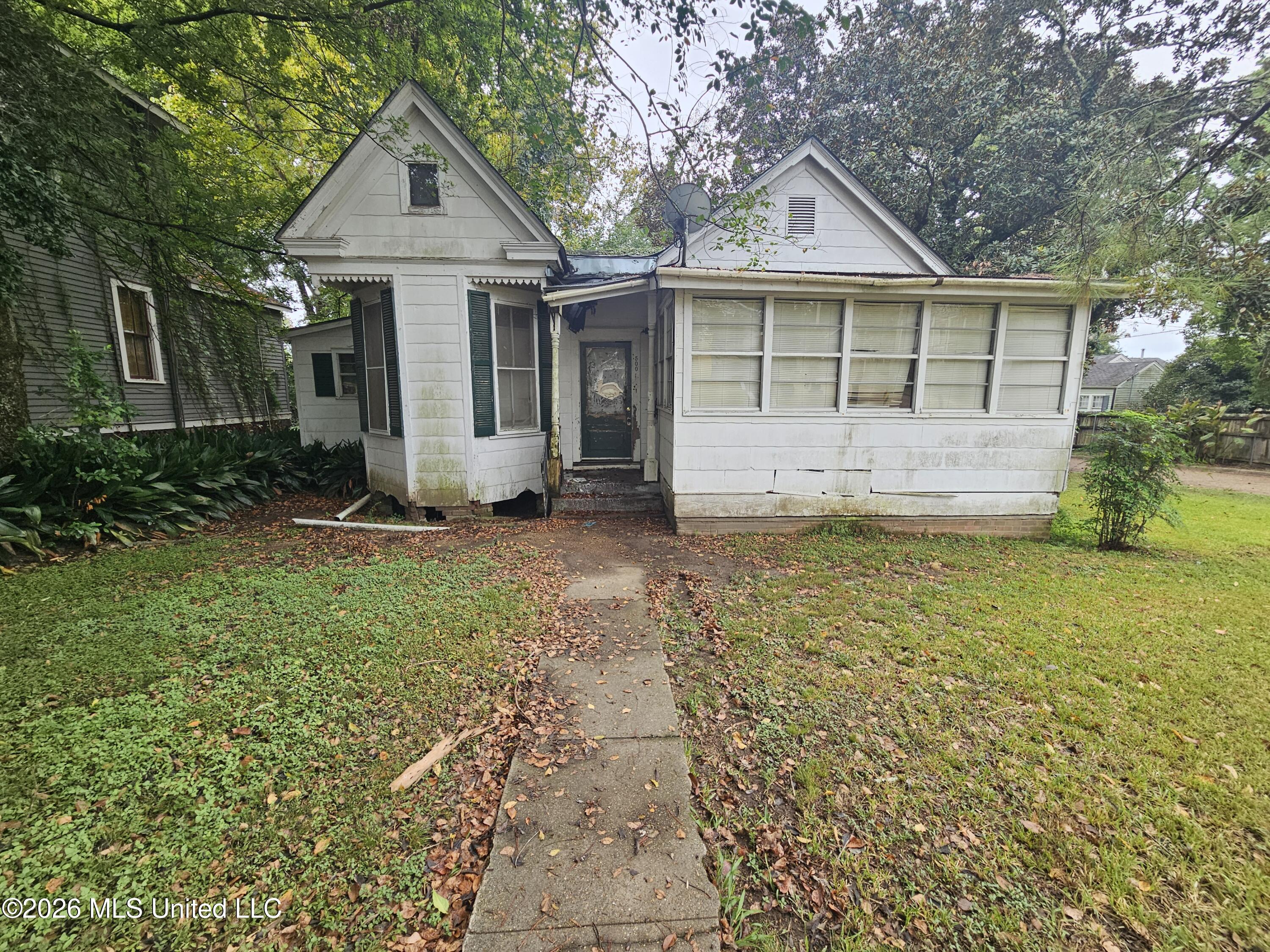 500 B Street Property Photo 1