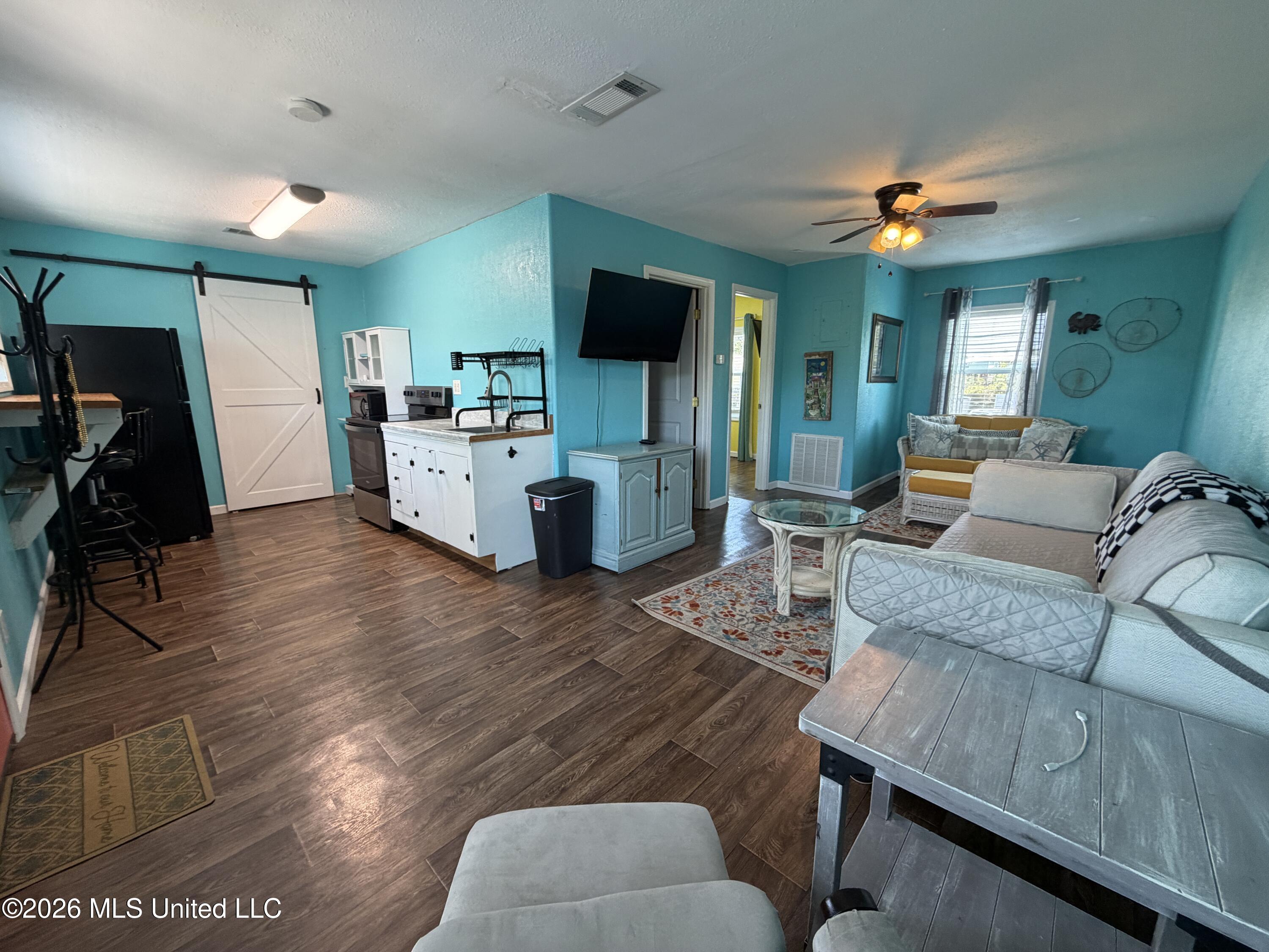 4099 Shark Street Property Photo 3