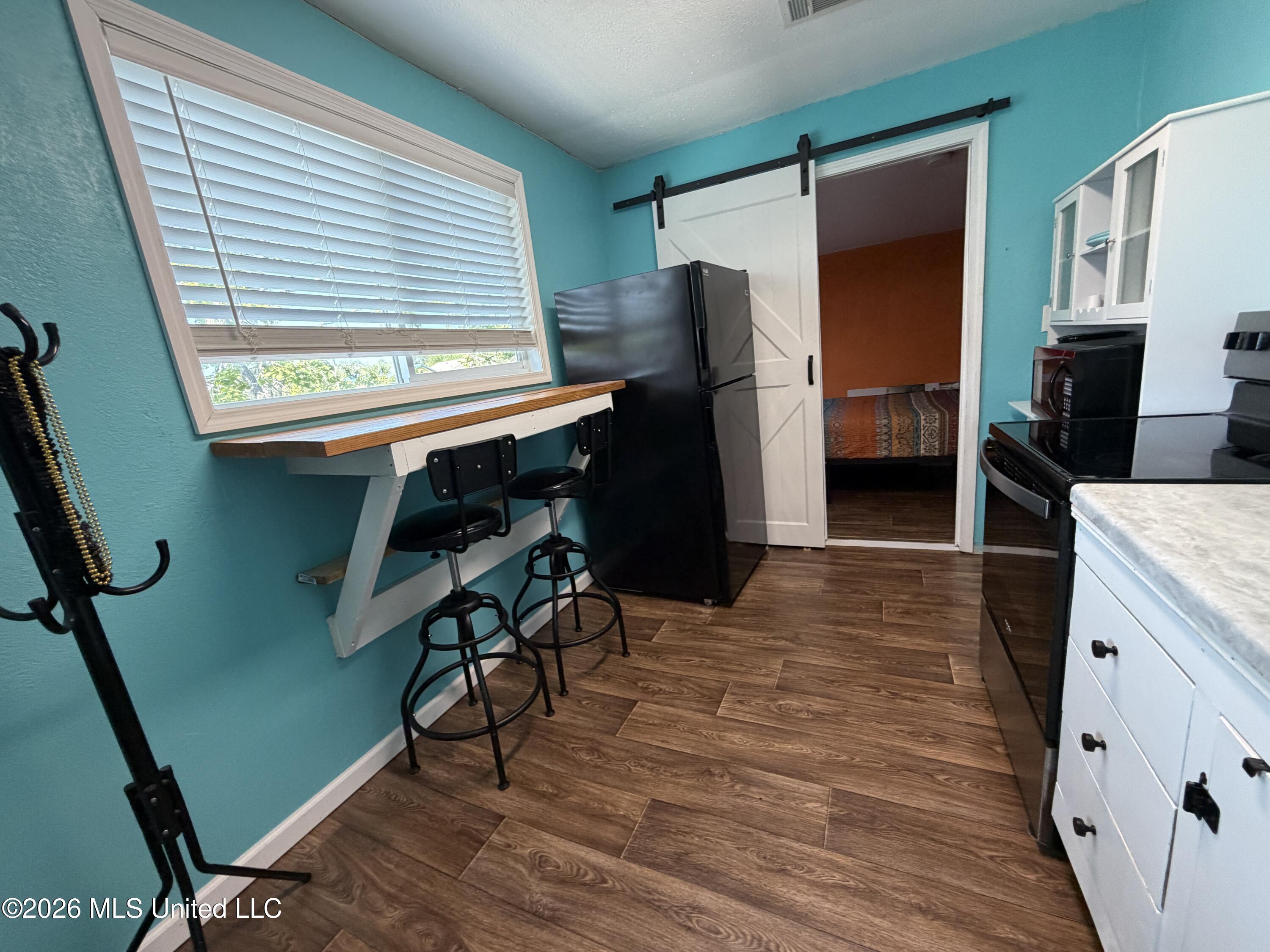 4099 Shark Street Property Photo 5