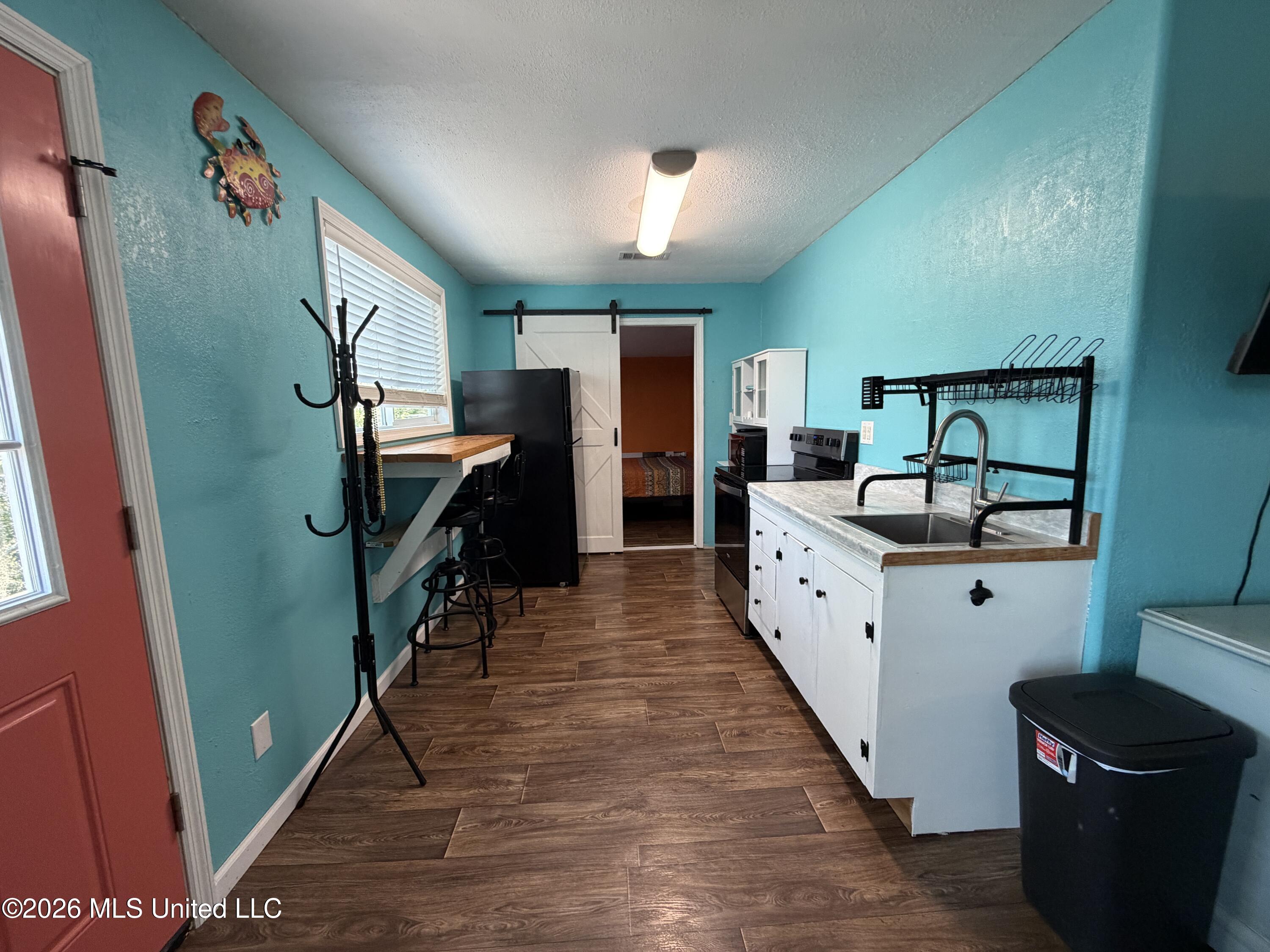 4099 Shark Street Property Photo 6