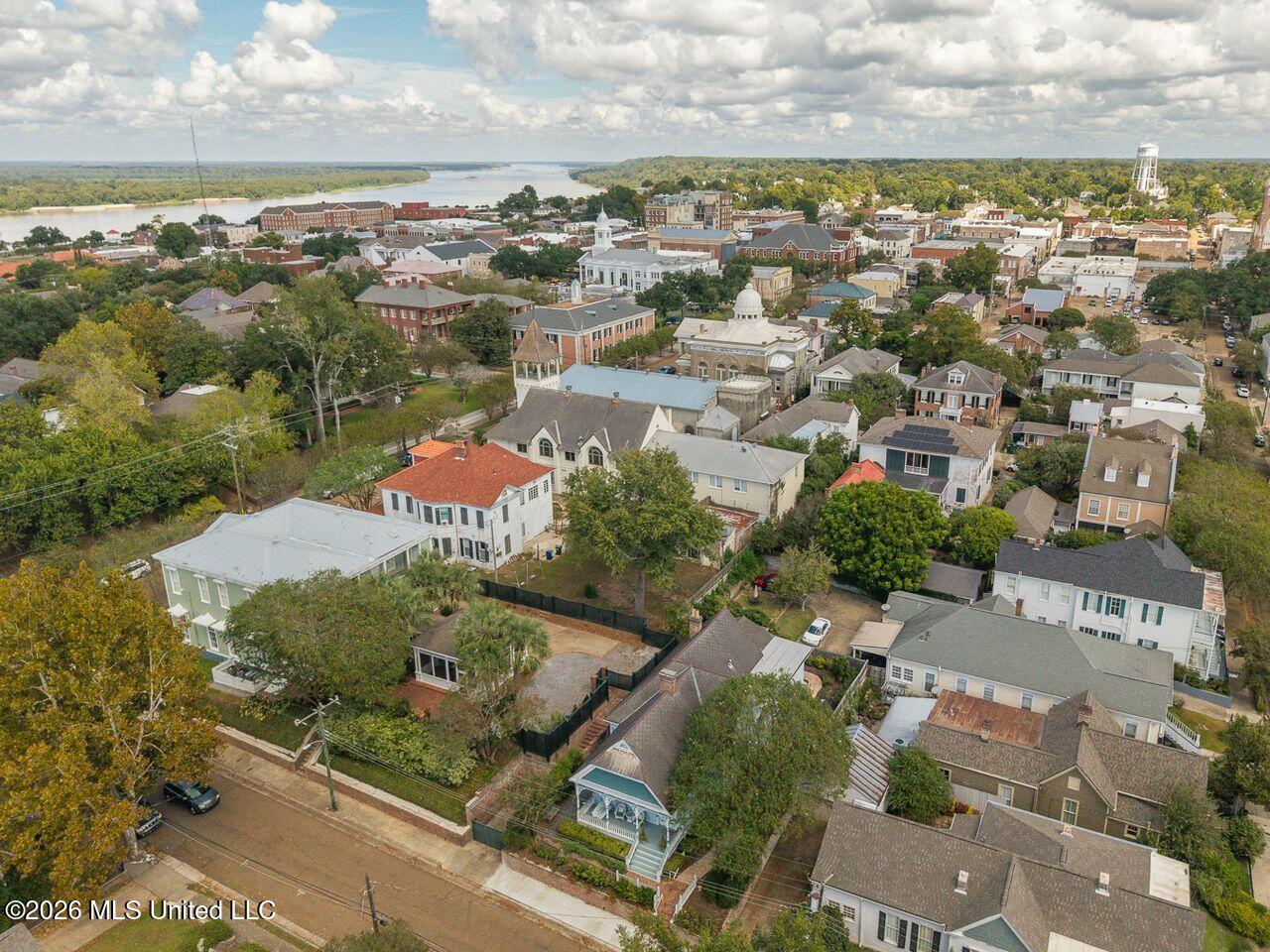 507 Orleans Street Property Photo 8