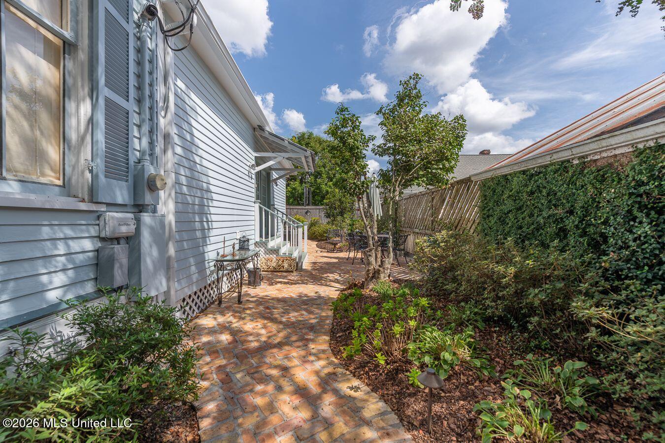 507 Orleans Street Property Photo 53