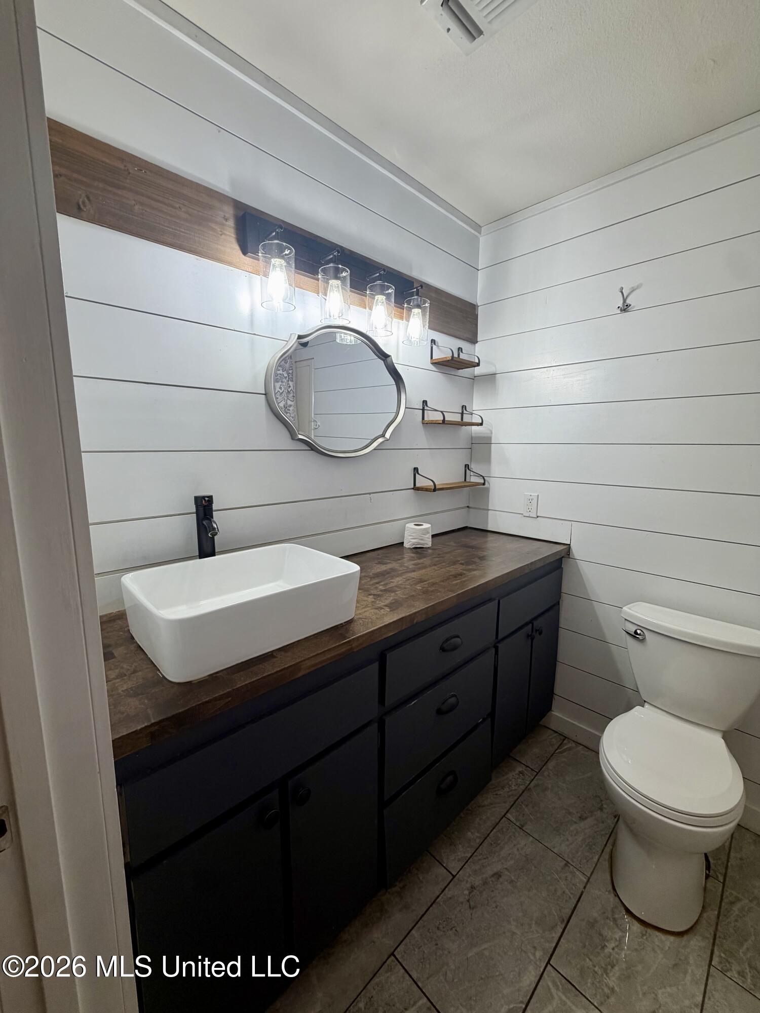 425 Spruce Street Property Photo 7