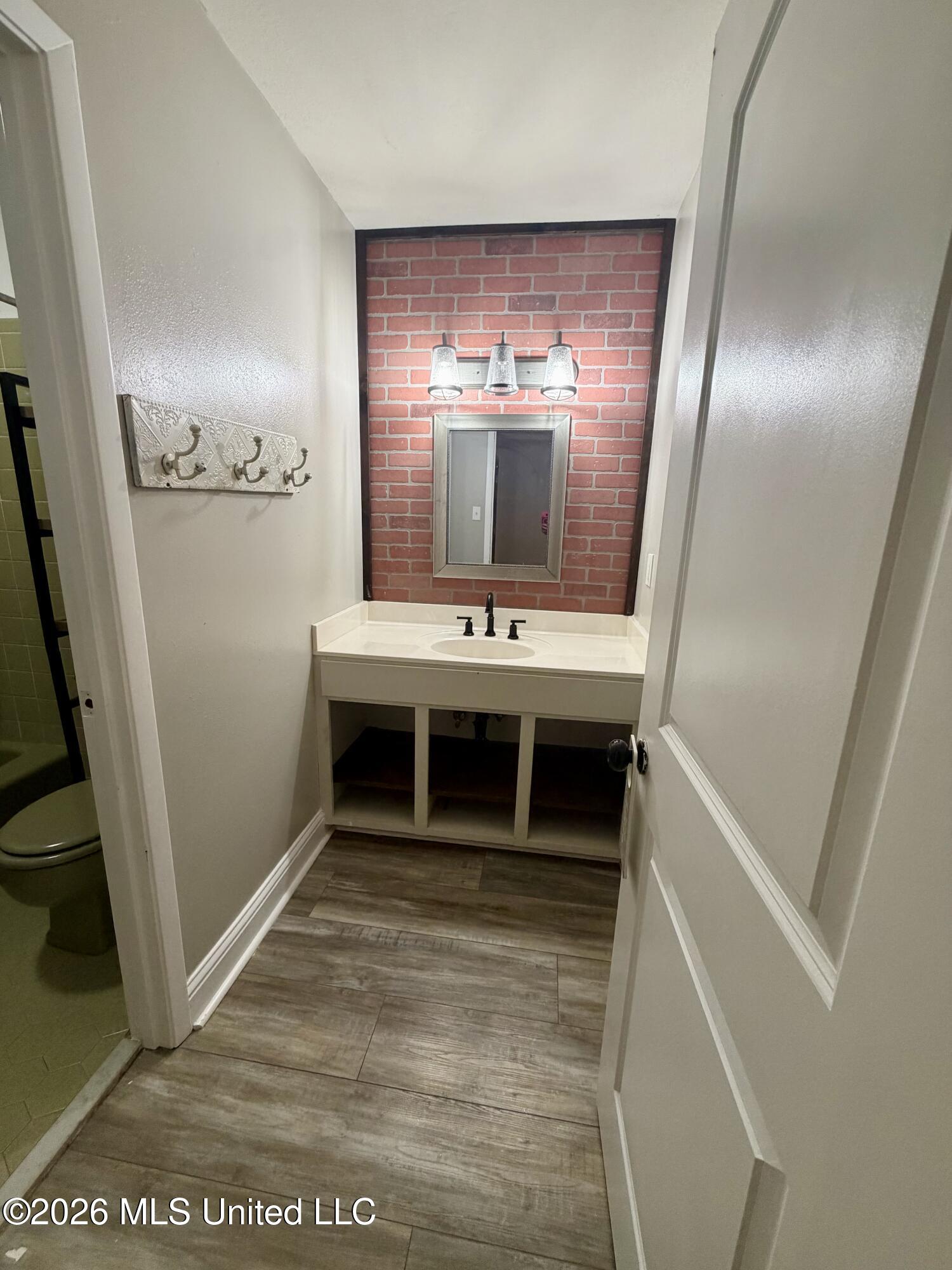 425 Spruce Street Property Photo 15