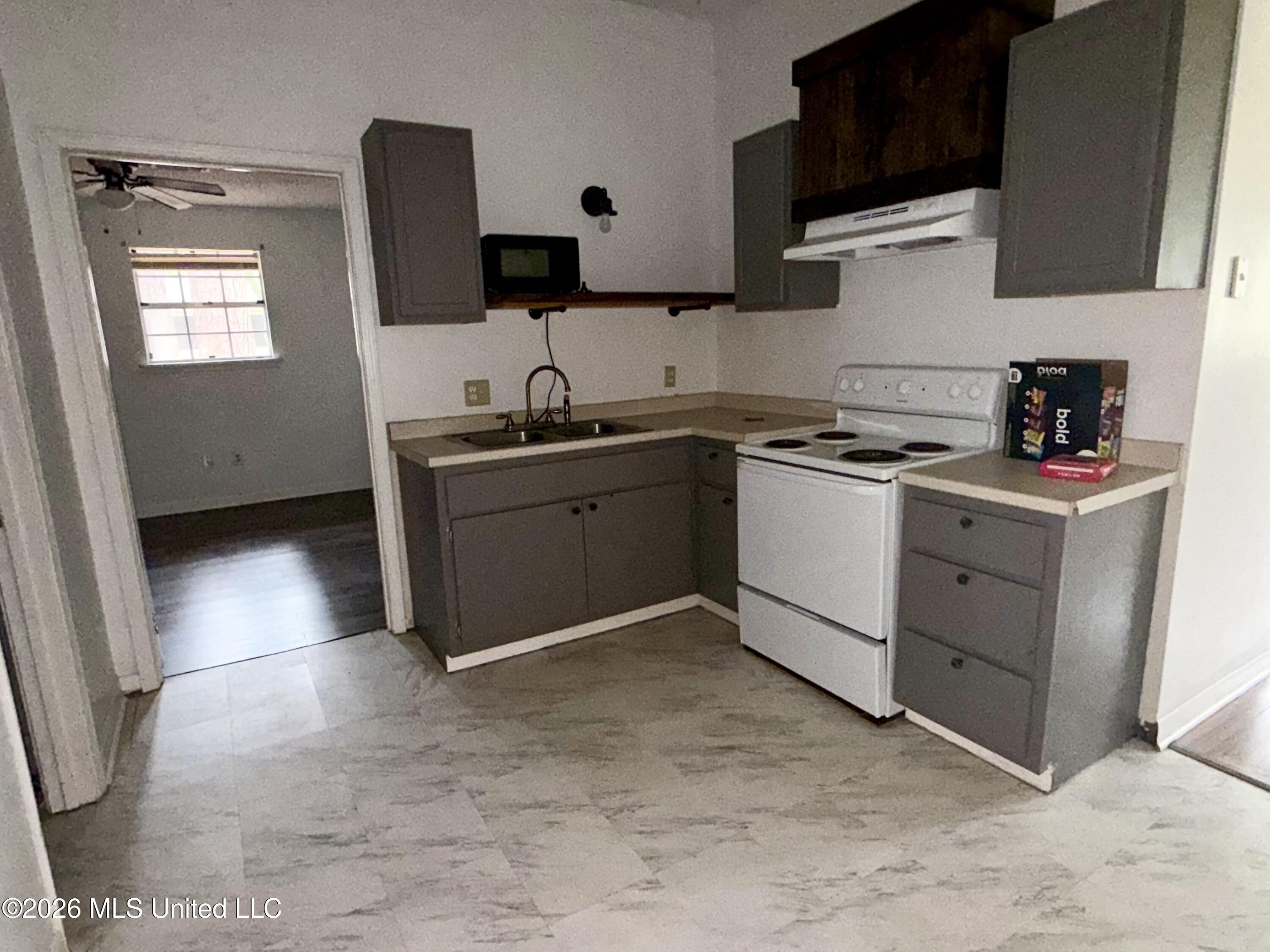 425 Spruce Street Property Photo 30