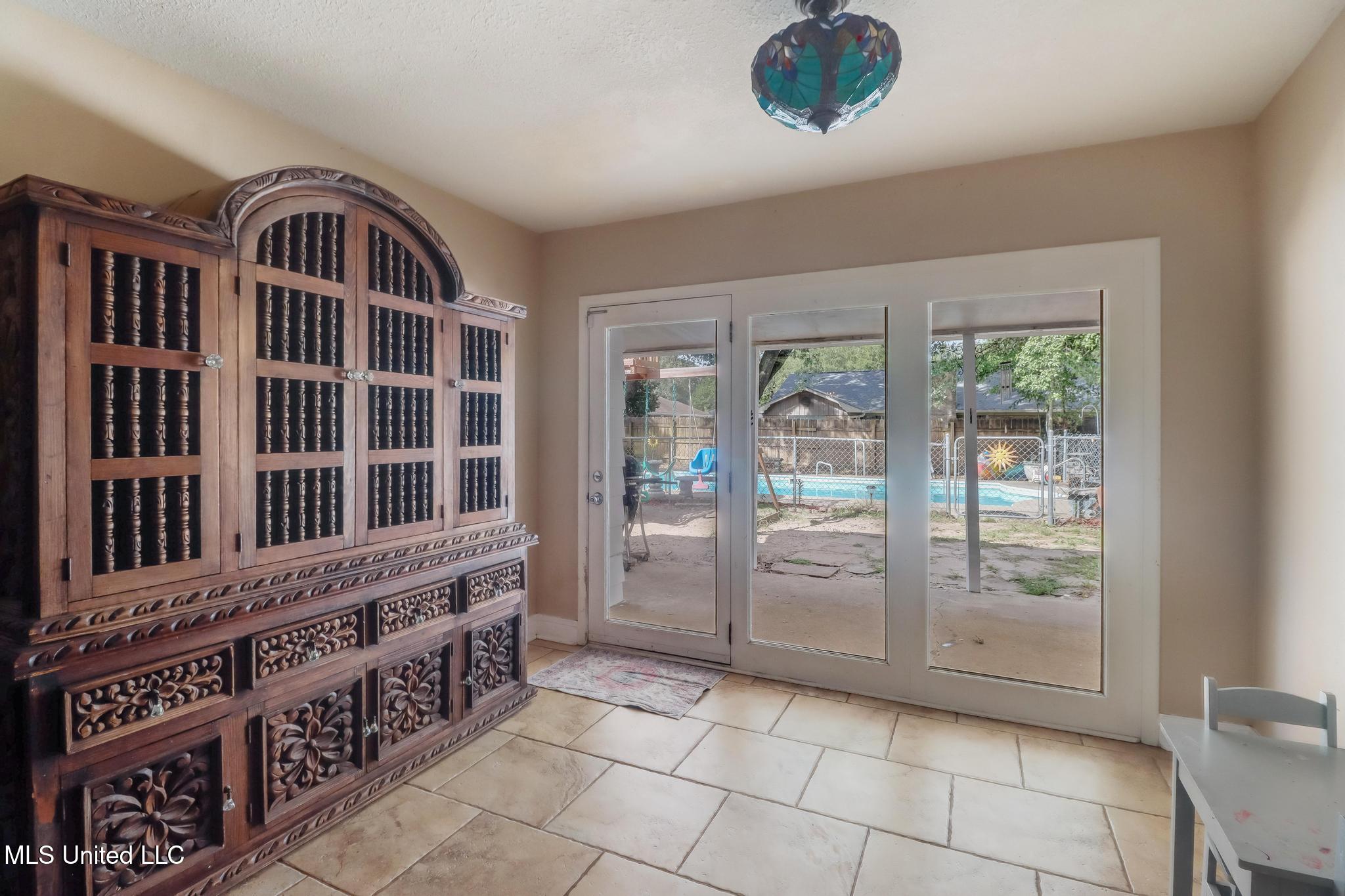 409 Linda Drive Property Photo 10