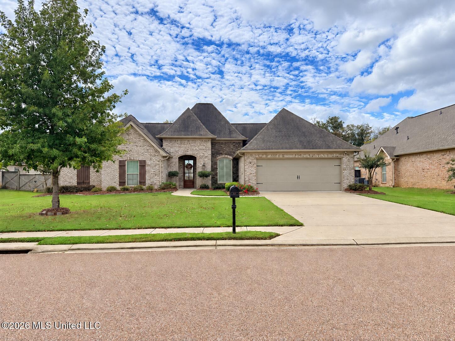 156 Belle Oak Drive Property Photo 1