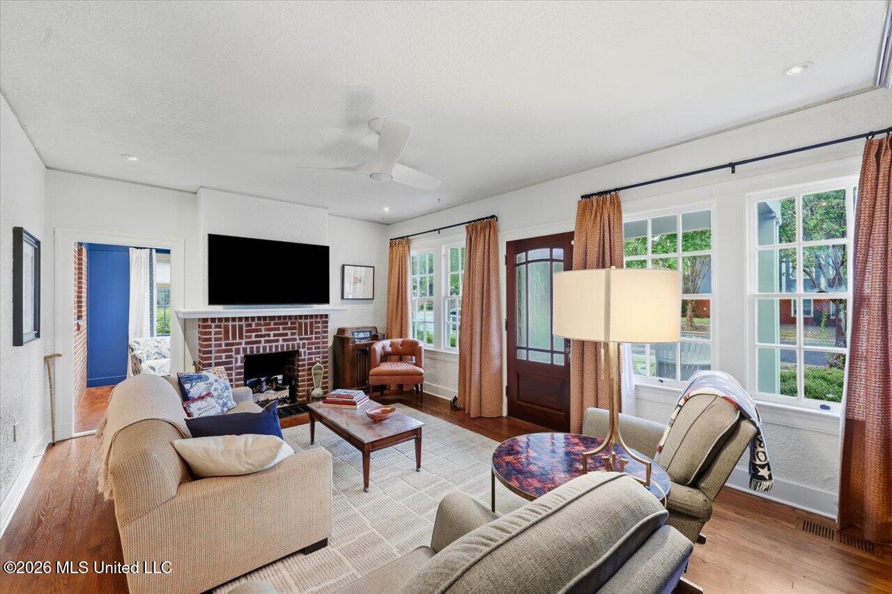 203 Jefferson Street Property Photo 4